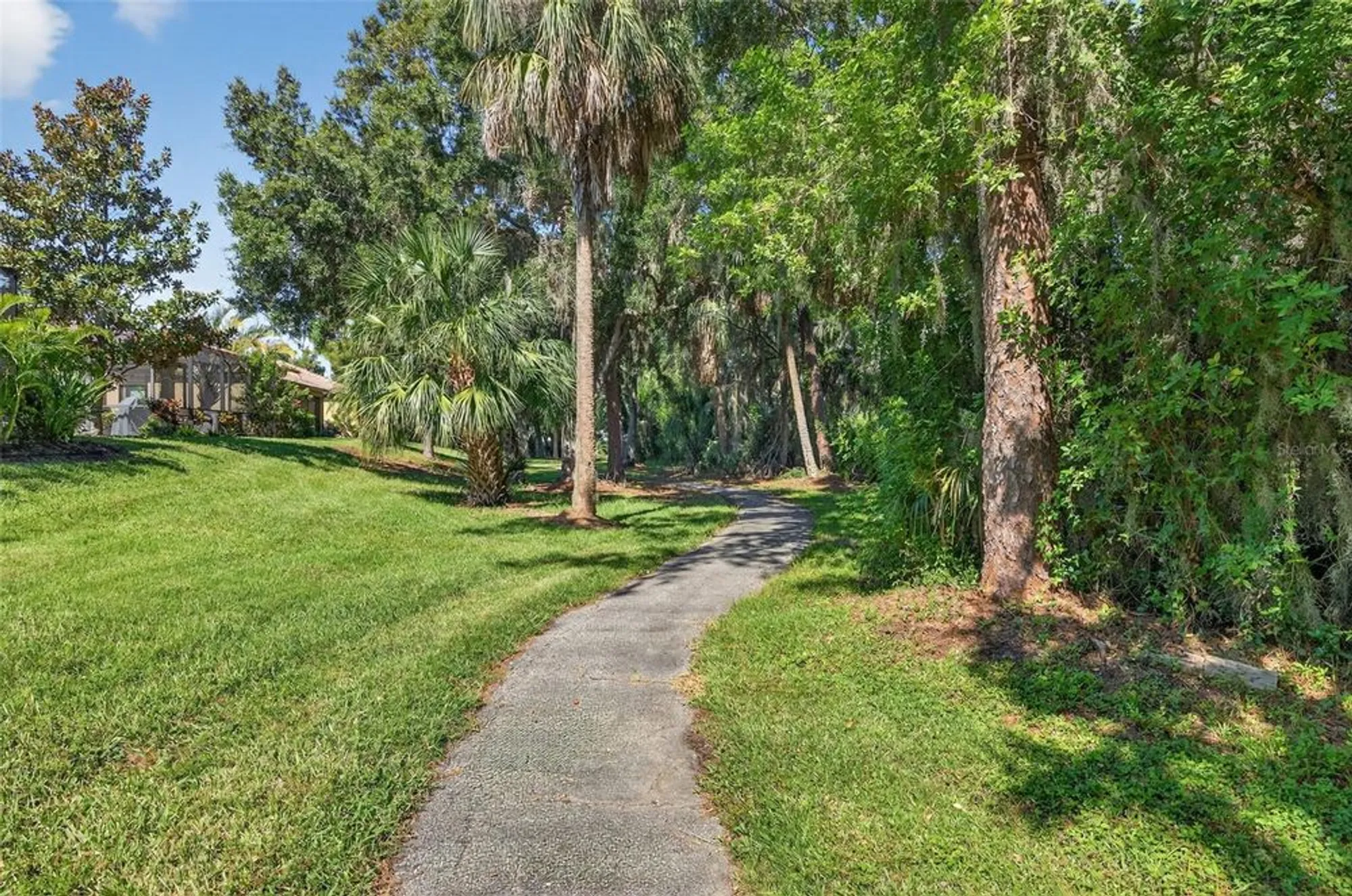 Property Slideshow image 43 of 55 | 359 laurel falls dr, Apollo Beach, FL, 33572