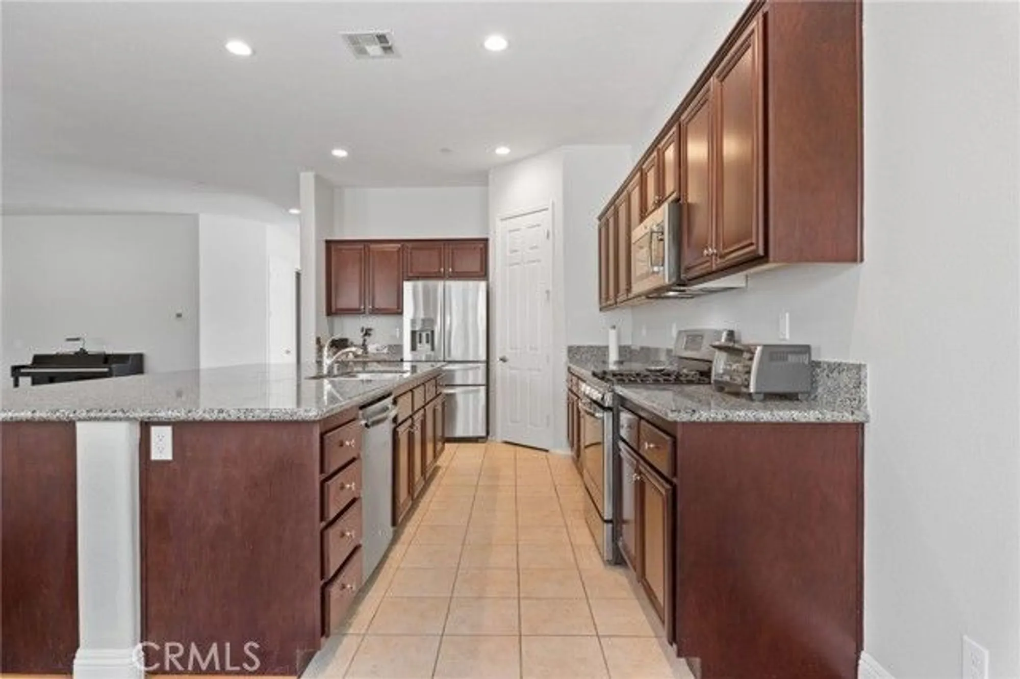 Property Slideshow image 9 of 28 | 9904 toscana dr, Bakersfield, CA, 93306