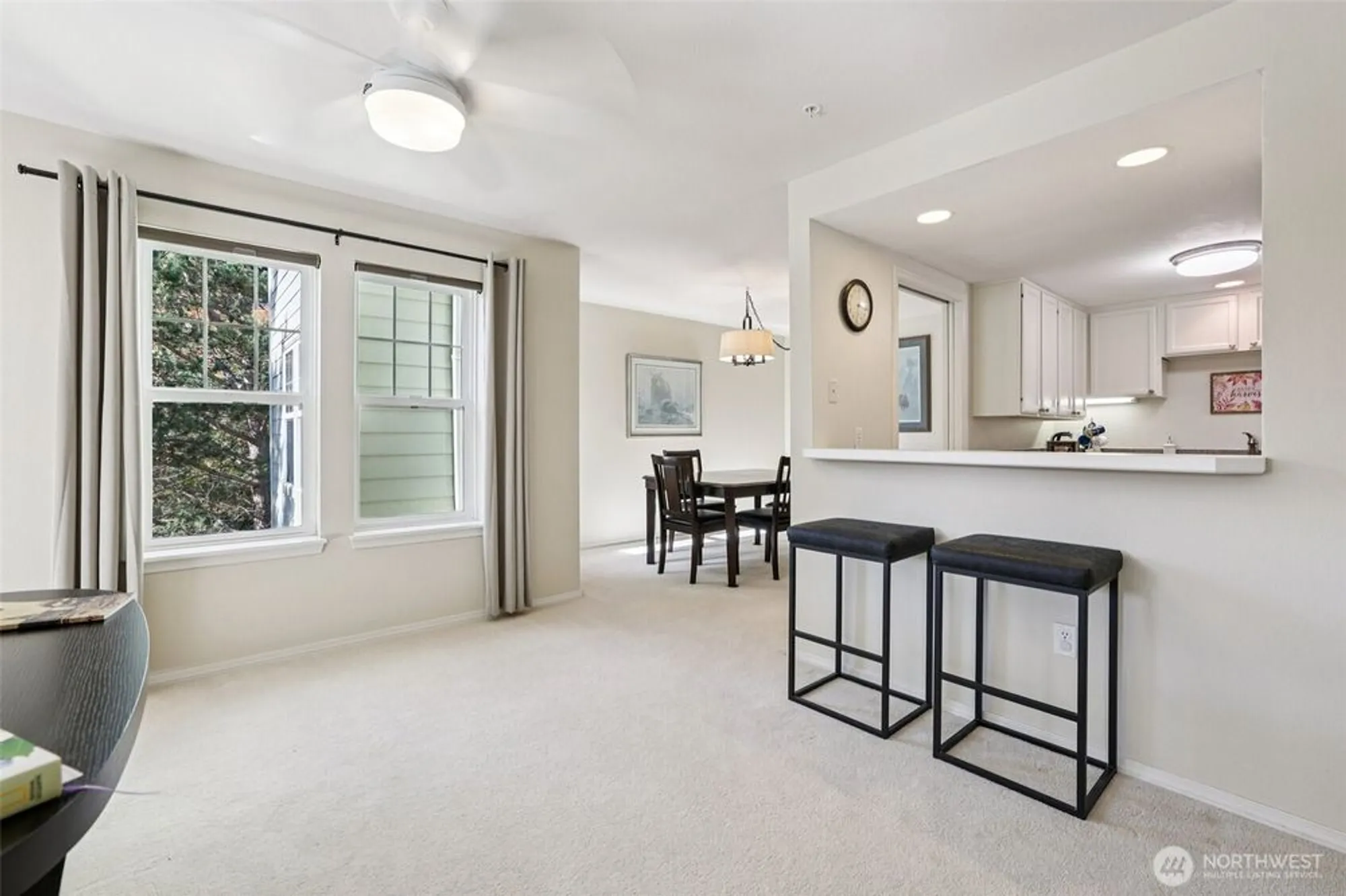 Property Slideshow image 20 of 32 | 4109 224th ln 207, Issaquah, WA, 98029