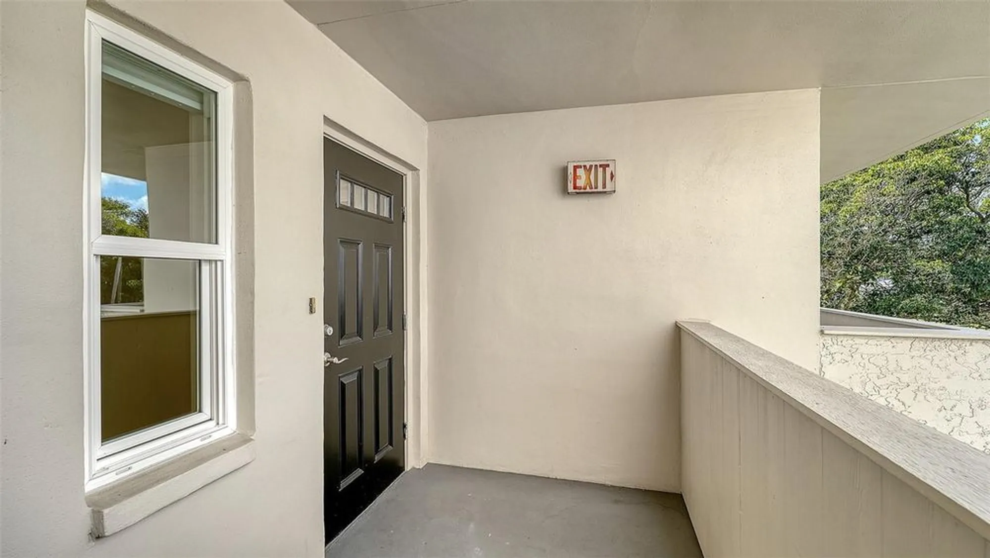 Property Slideshow image 4 of 48 | 7251 w country club dr 225, Sarasota, FL, 34243