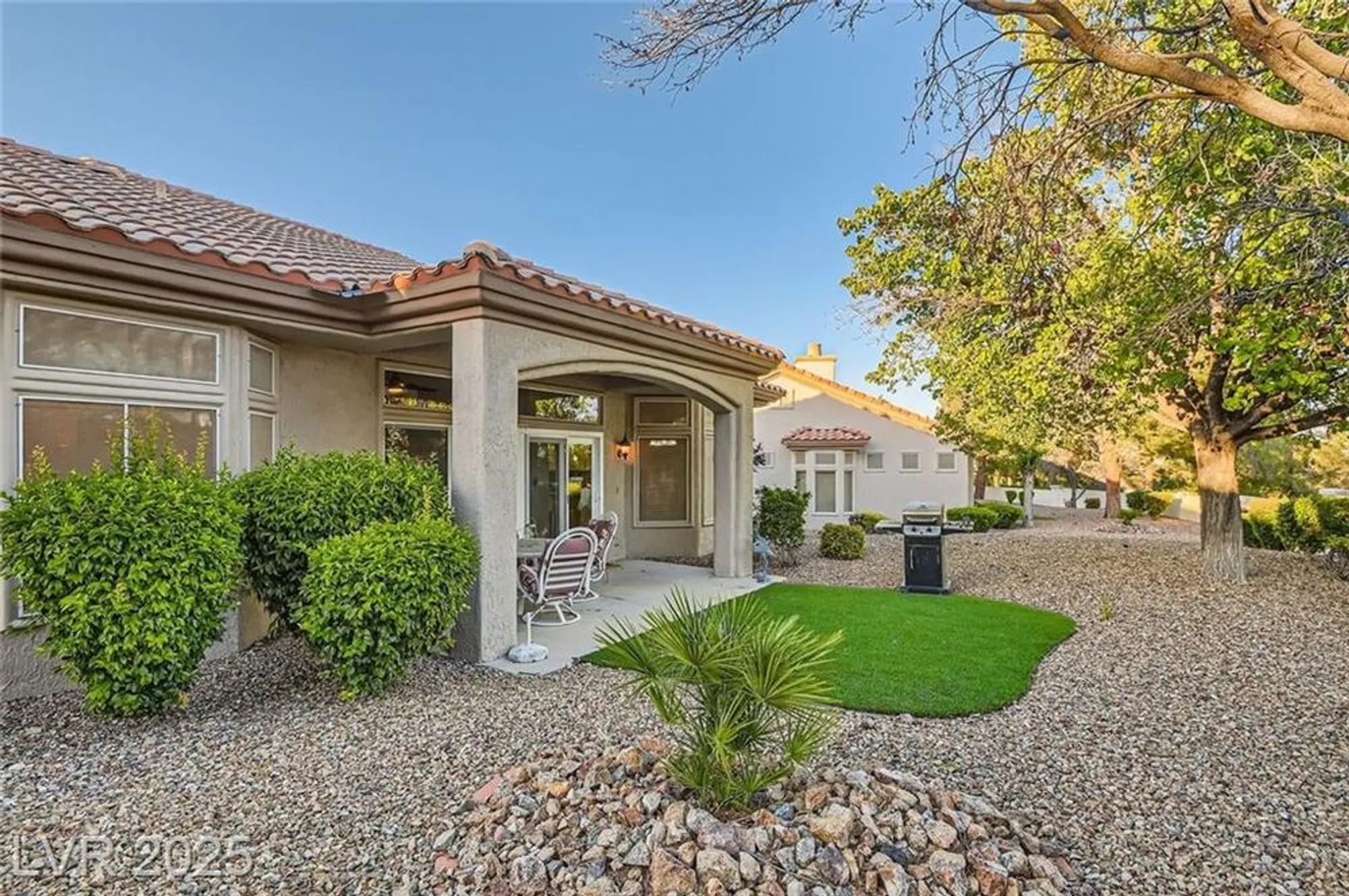 Property Slideshow image 23 of 36 | 10309 broom hill dr, Las Vegas, NV, 89134