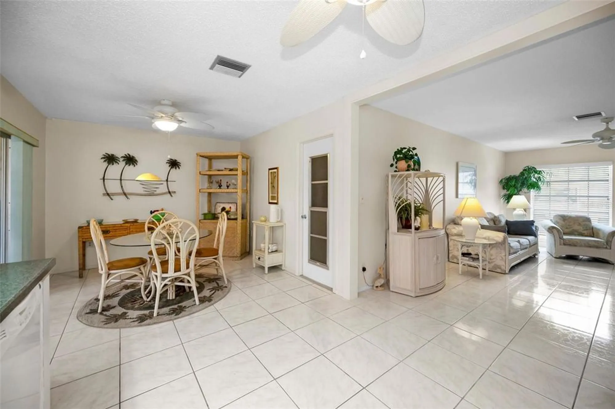 Property Slideshow image 9 of 50 | 1055 loch haven dr, Dunedin, FL, 34698