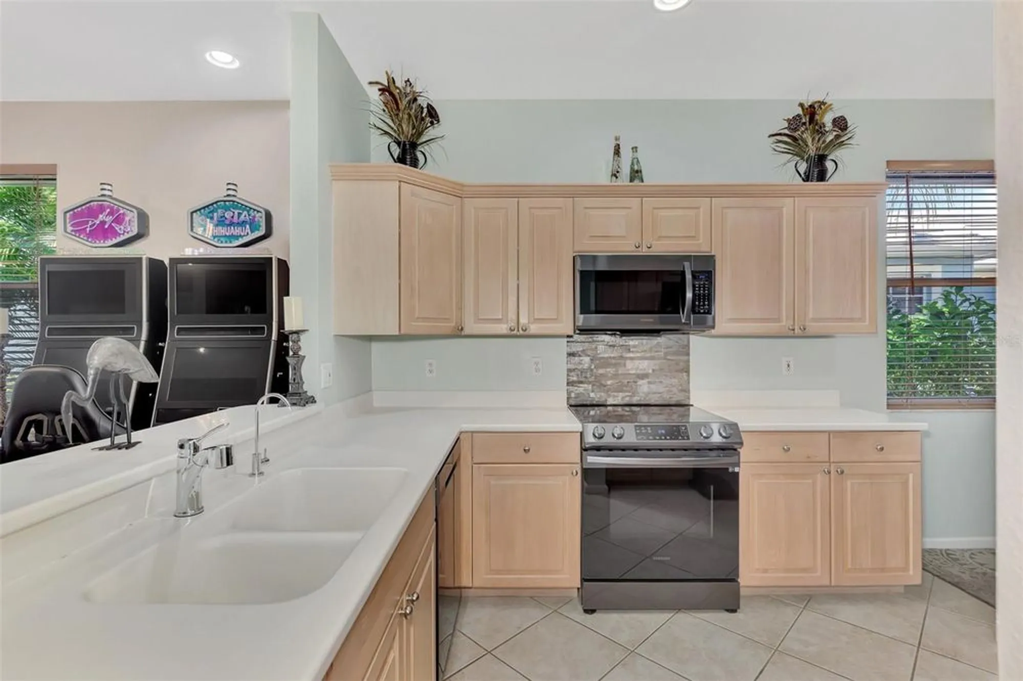Property Slideshow image 13 of 66 | 3275 osprey ln, Port Charlotte, FL, 33953