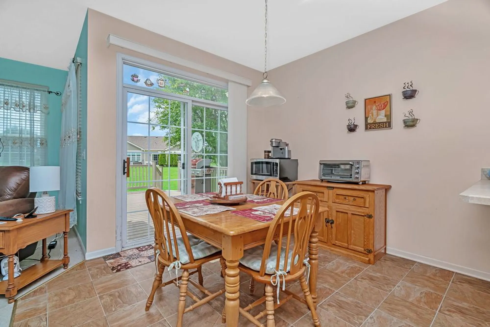 Property Slideshow image 10 of 32 | 21201 lily lake ln, Crest Hill, IL, 60403