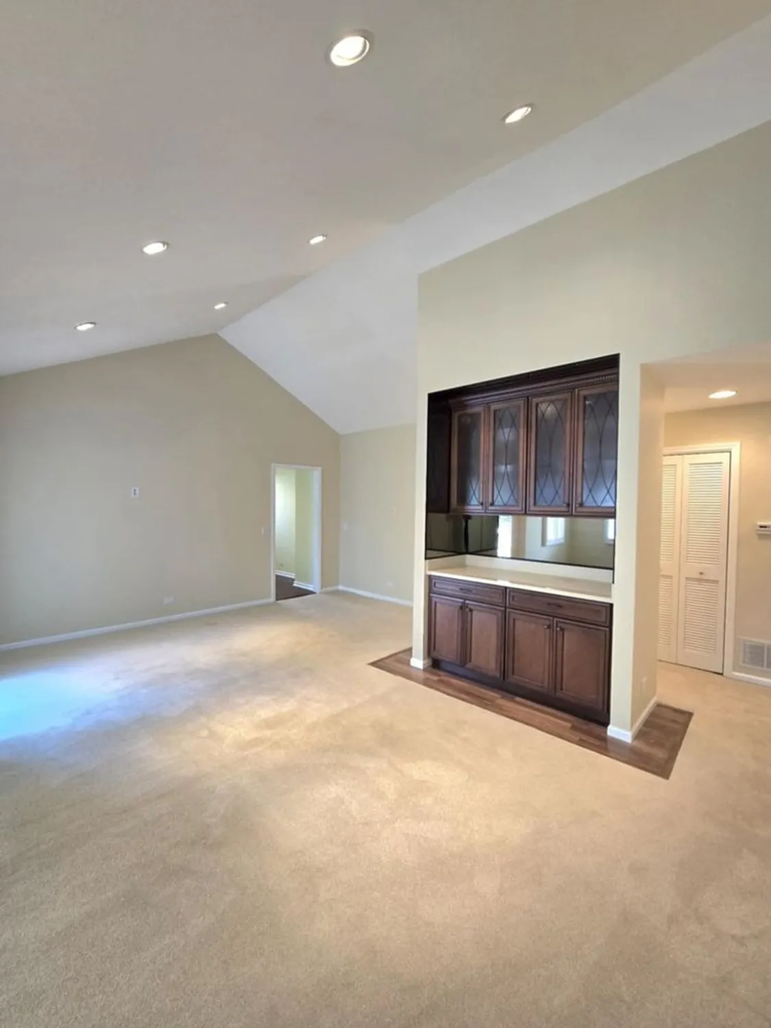 Property Slideshow image 15 of 43 | 603 thistle ln, Prospect Heights, IL, 60070