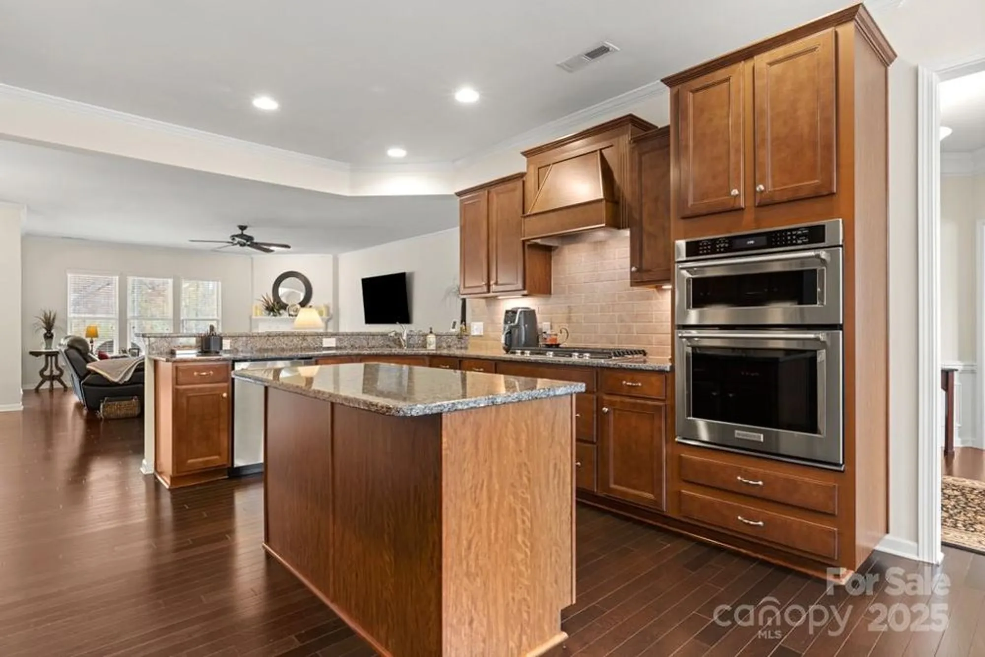 Property Slideshow image 5 of 45 | 2071 bronze leaf dr, Fort Mill, SC, 29707