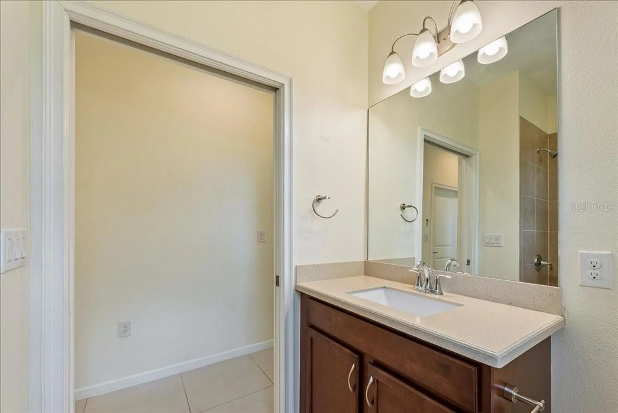 Property Slideshow image 24 of 50 | 11934 meadowgate pl, Lakewood Ranch, FL, 34211