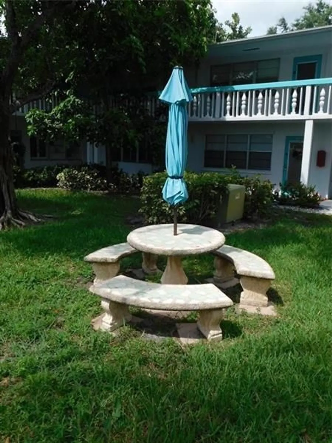 Property Slideshow image 2 of 42 | 333 newport v # 333, Deerfield Beach, FL, 33442