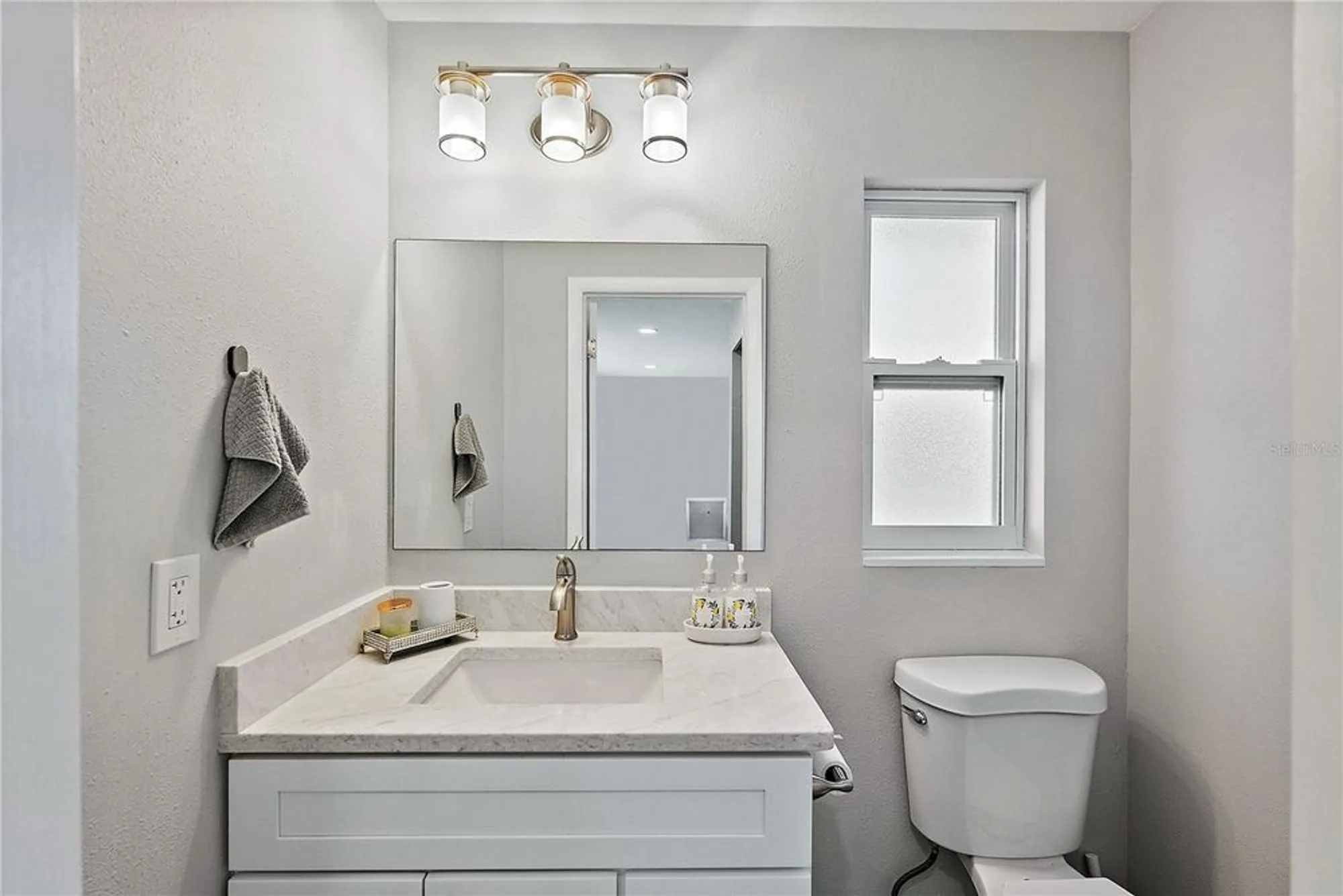 Property Slideshow image 12 of 27 | 6795 armand pl n # 4, Pinellas Park, FL, 33781