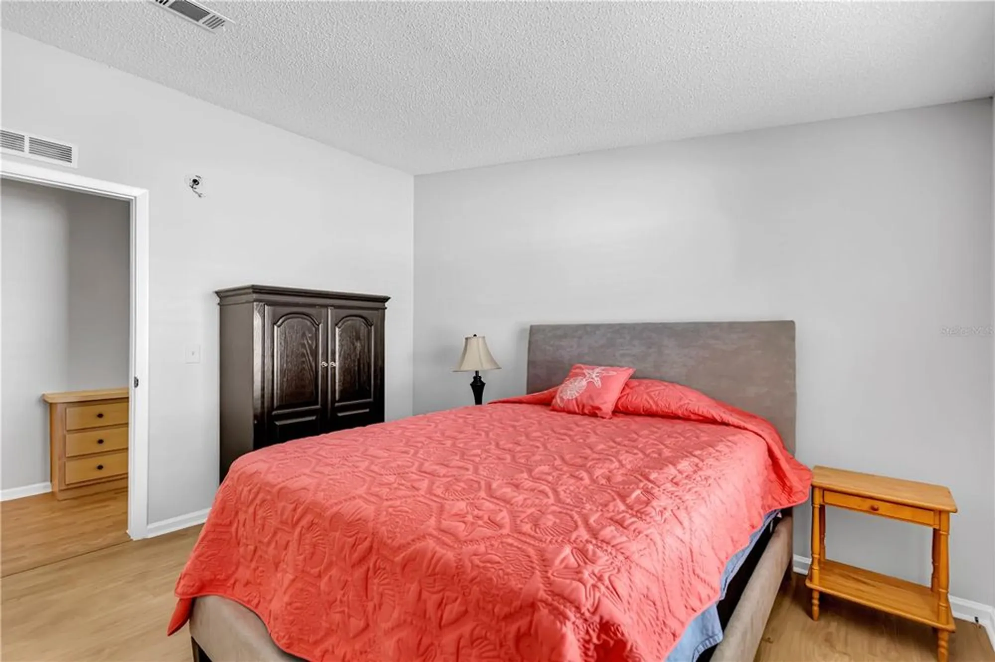 Property Slideshow image 18 of 41 | 1514 e schwartz blvd, Lady Lake, FL, 32159