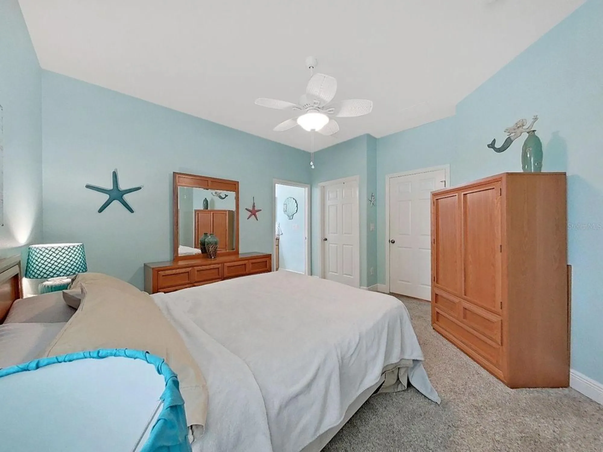 Property Slideshow image 21 of 100 | 303 bluewater falls ct, Apollo Beach, FL, 33572