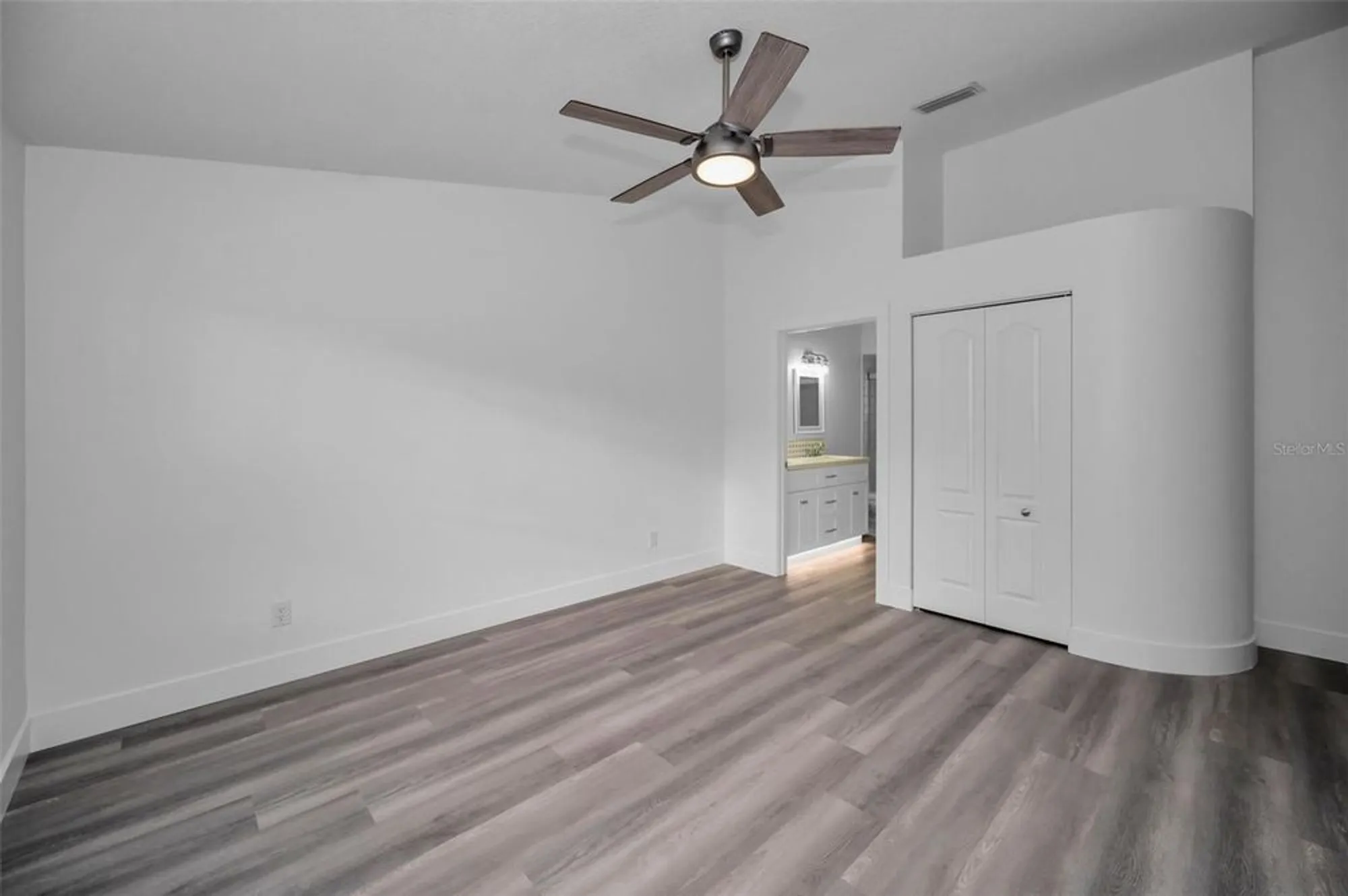 Property Slideshow image 16 of 38 | 2292 austrian ln 34, Clearwater, FL, 33763