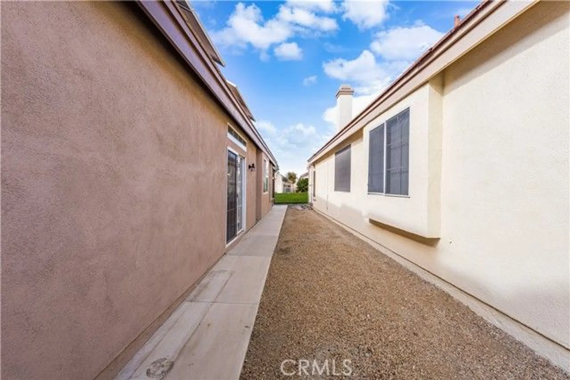 Property Slideshow image 43 of 60 | 19598 rolling green dr, Apple Valley, CA, 92308