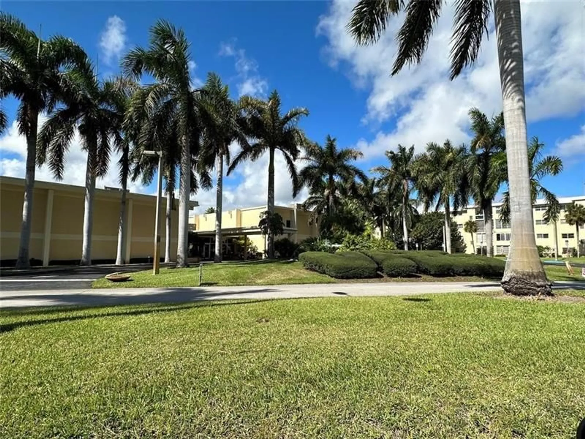 Property Slideshow image 21 of 34 | 2300 ne 1st ln apt 201, Boynton Beach, FL, 33435