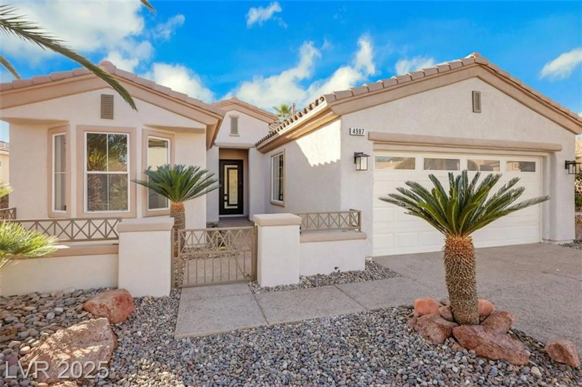 Property Slideshow image 27 of 38 | 4987 pensier st, Las Vegas, NV, 89135