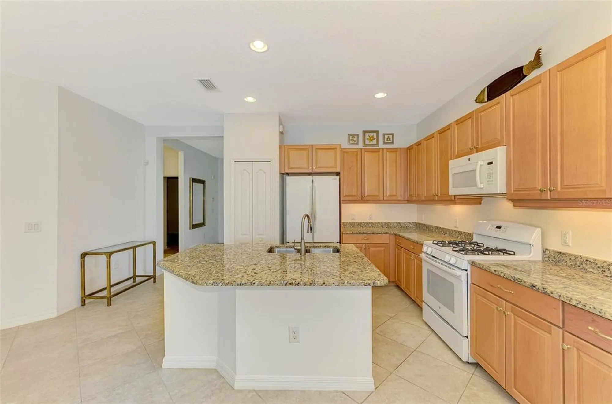 Property Slideshow image 15 of 39 | 1375 backspin dr, Englewood, FL, 34223