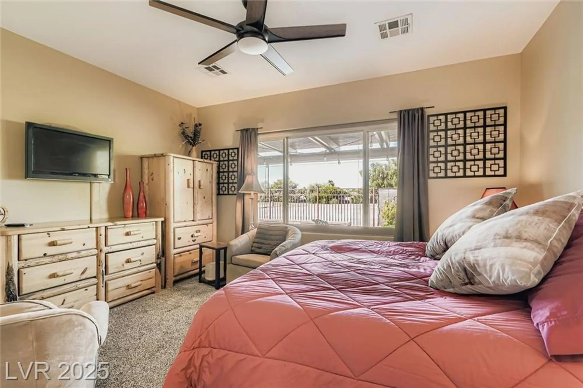 Property Slideshow image 19 of 45 | 3385 blue ribbon downs st, Las Vegas, NV, 89122