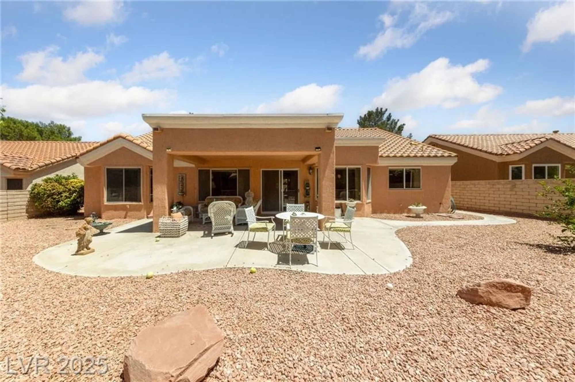 Property Slideshow image 33 of 72 | 2925 lotus hill dr, Las Vegas, NV, 89134