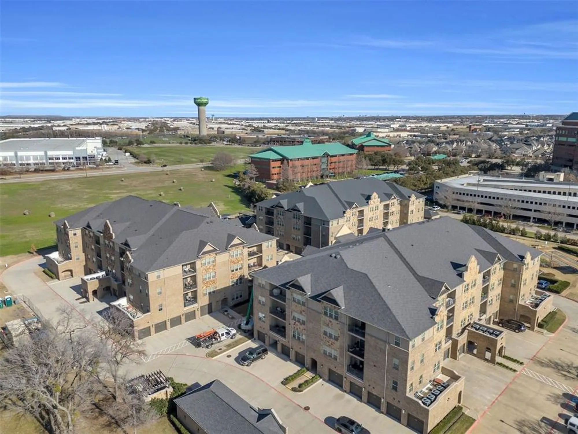Property Slideshow image 3 of 34 | 1735 wittington pl apt 2302, Dallas, TX, 75234