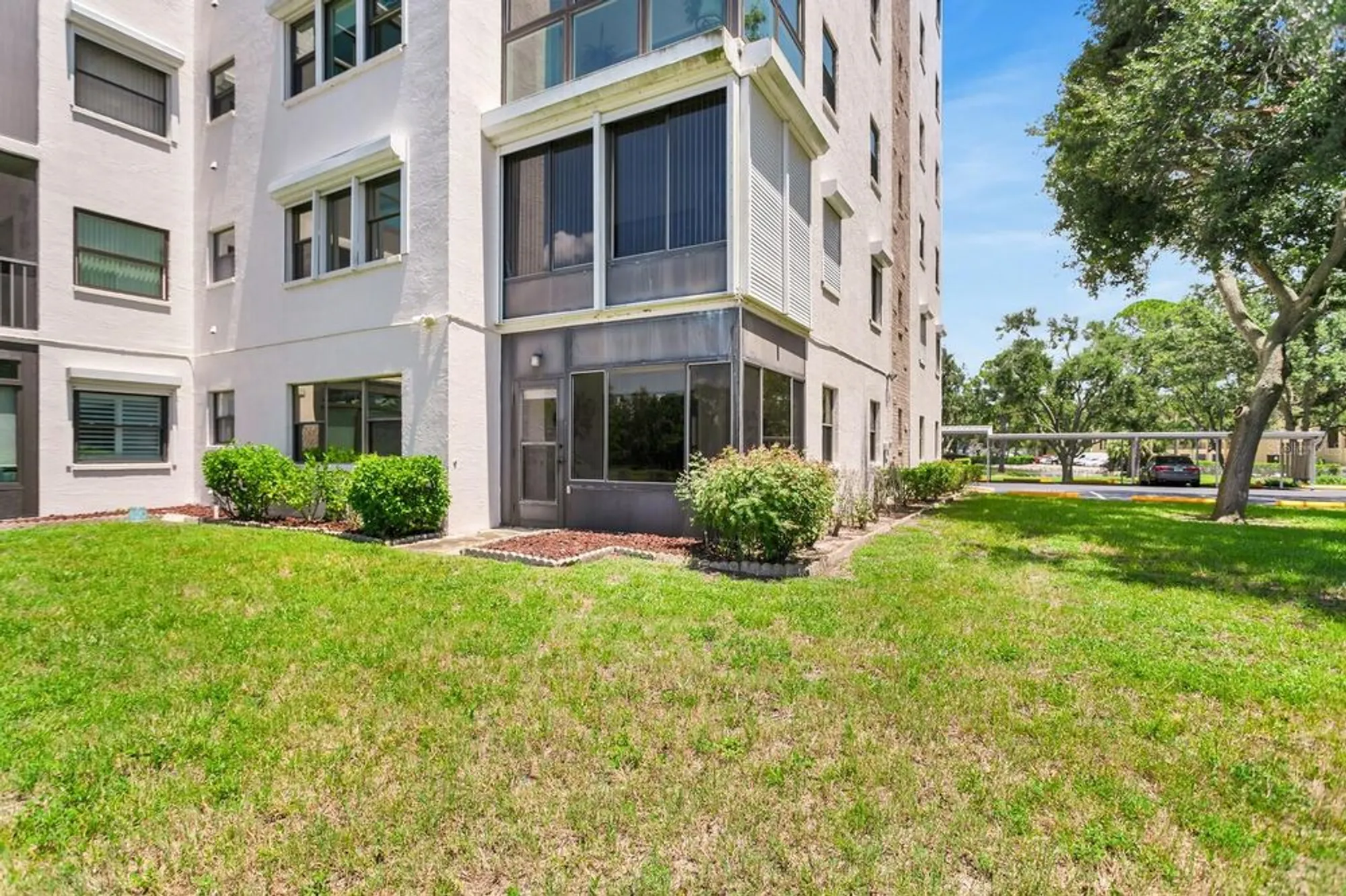 Property Slideshow image 50 of 77 | 8186 terrace garden dr n unit 101, St Petersburg, FL, 33709