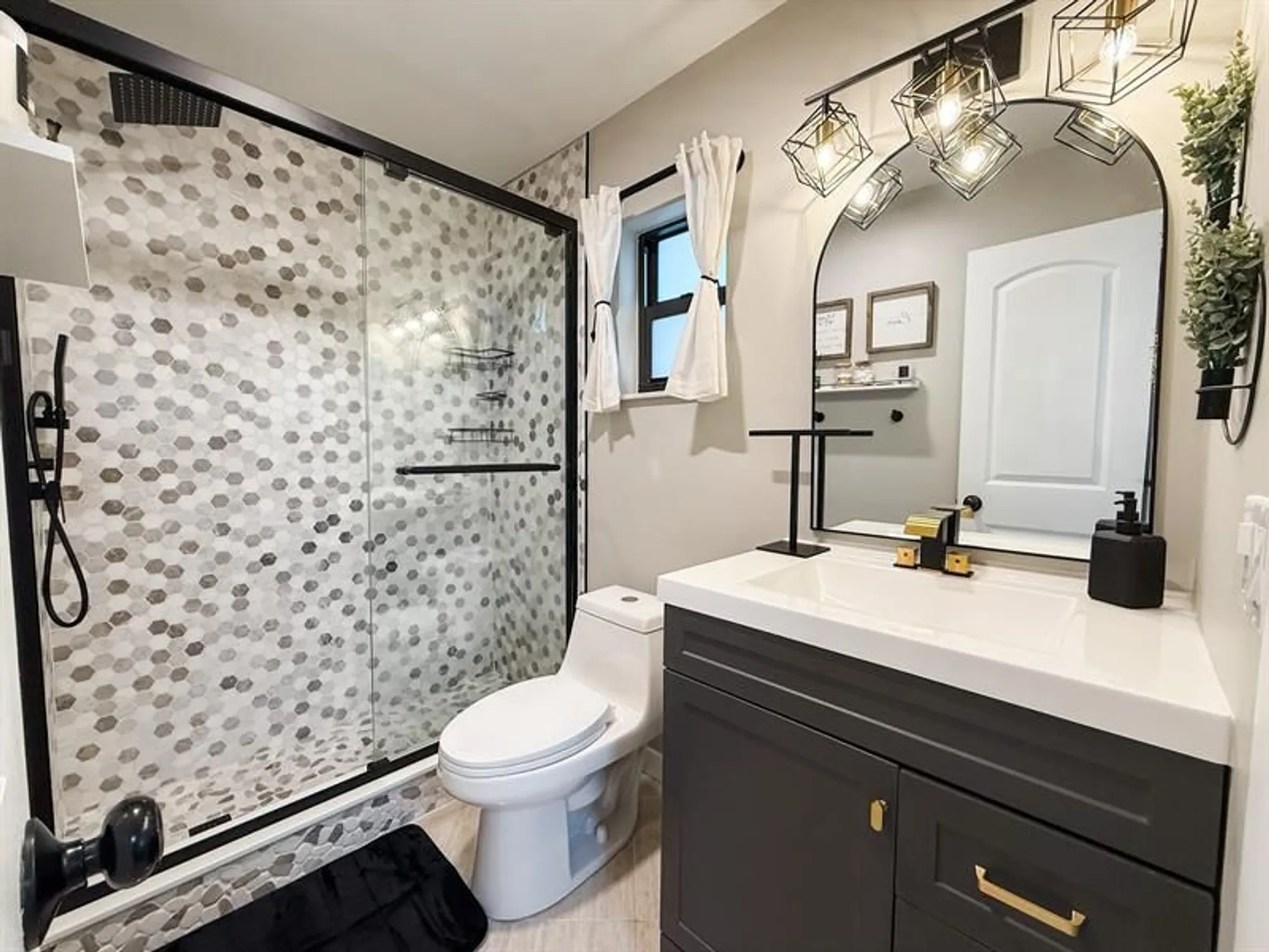 Property Slideshow image 11 of 41 | 755 nw 74th way, Margate, FL, 33063