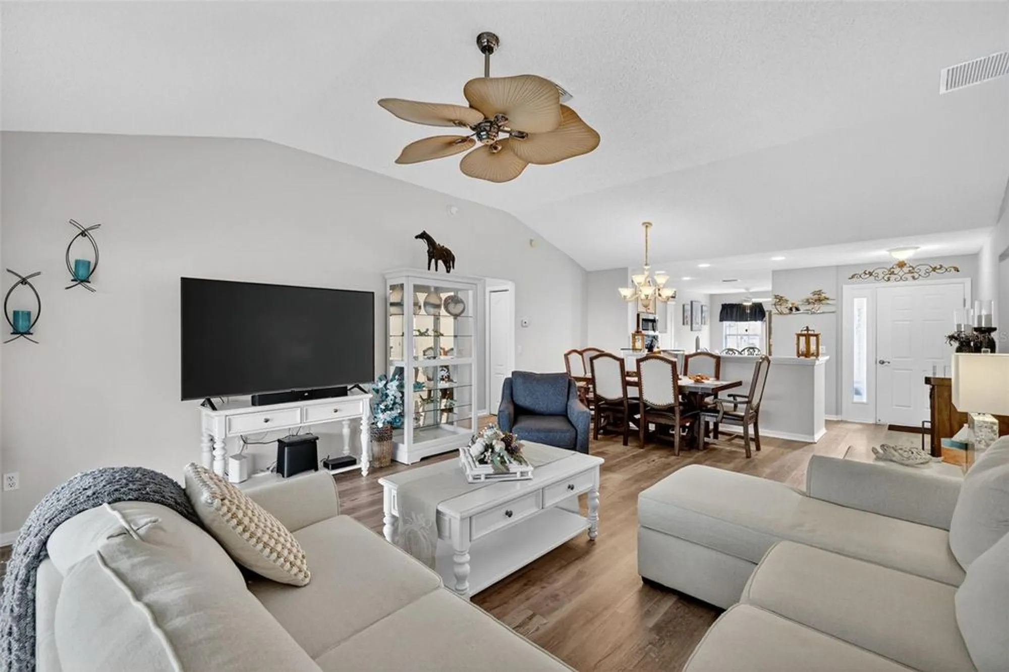 Property Slideshow image 13 of 30 | 16850 se 86th deptford ct, The Villages, FL, 32162
