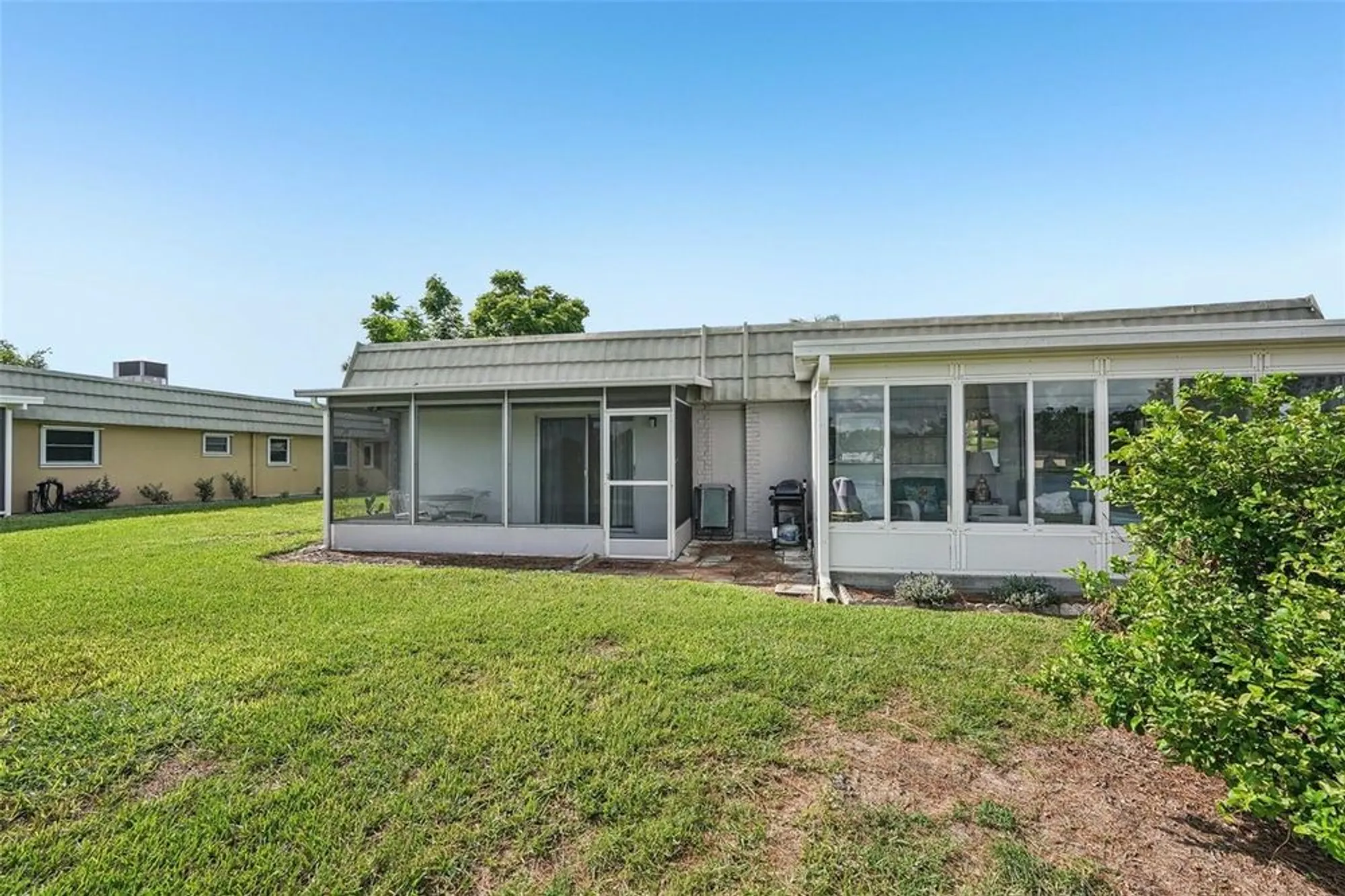 Property Slideshow image 49 of 50 | 201 kings blvd 19, Sun City Center, FL, 33573