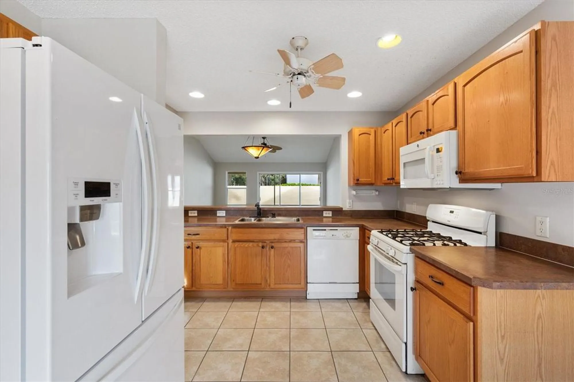 Property Slideshow image 16 of 46 | 2573 caribe dr, The Villages, FL, 32162