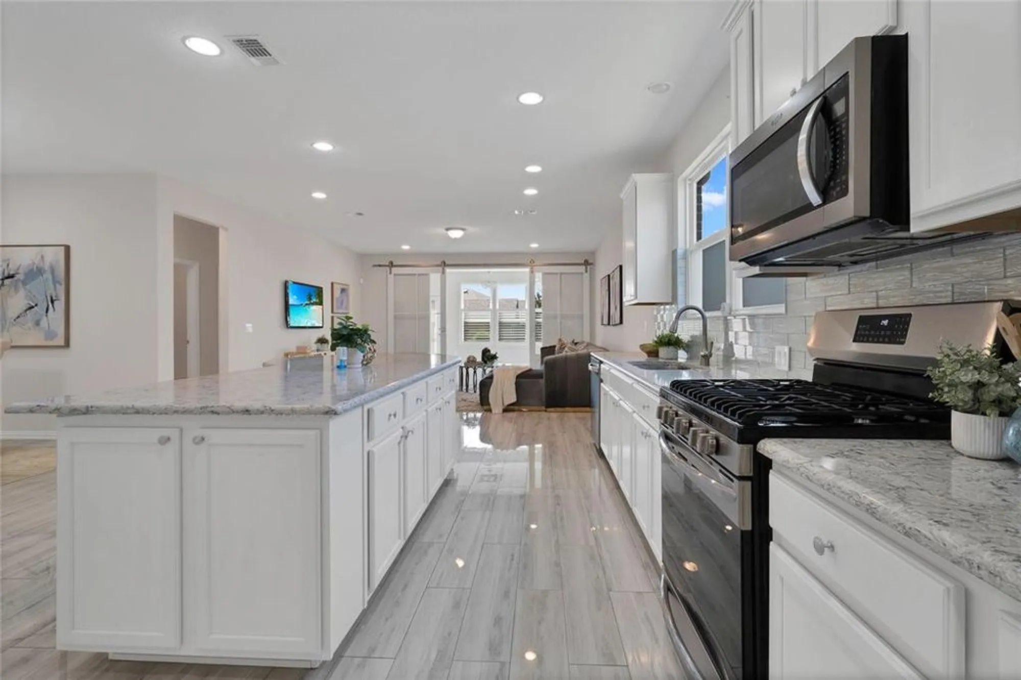 Property Slideshow image 11 of 38 | 7616 heritage dr, Aubrey, TX, 76227