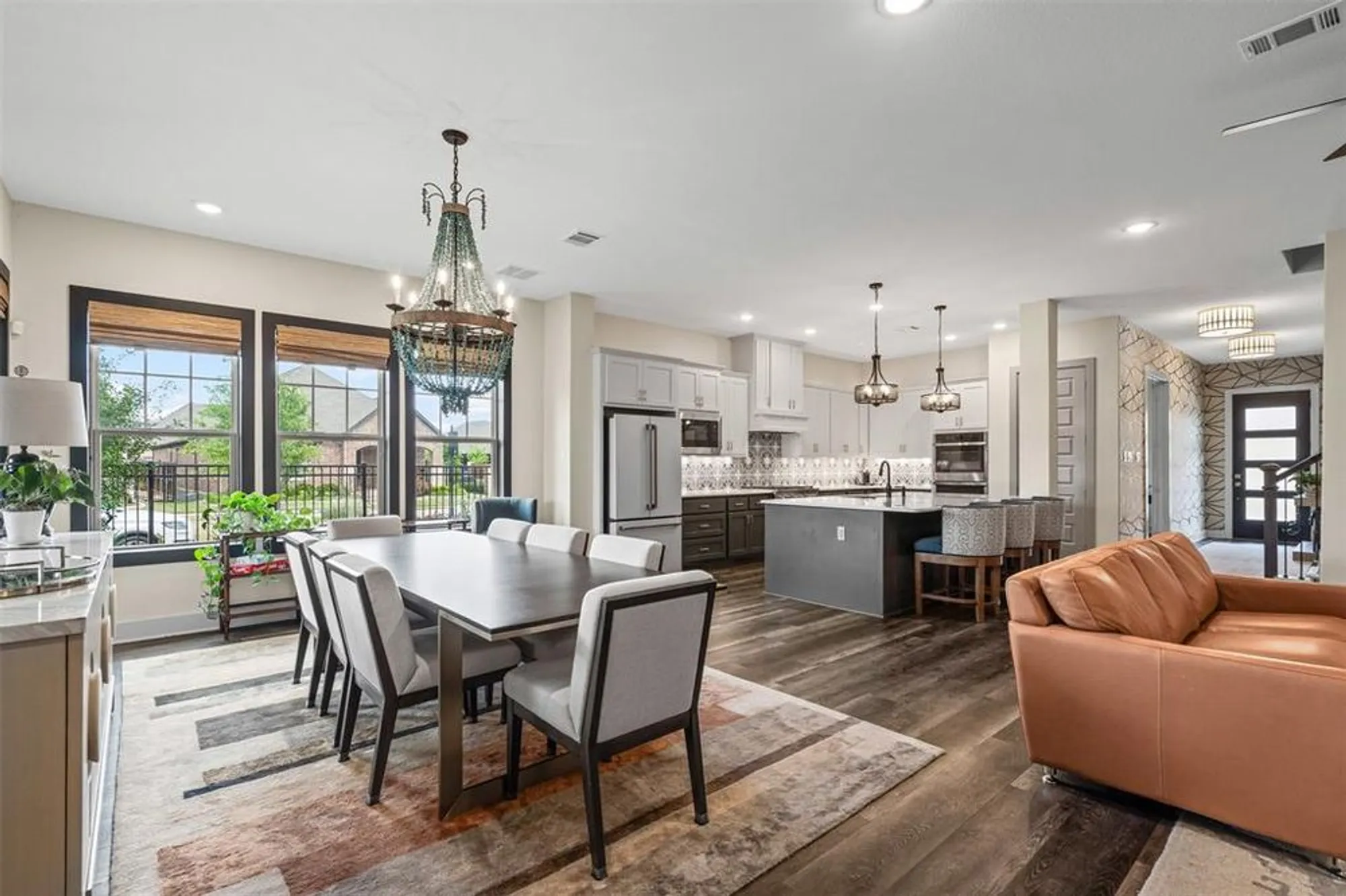 Property Slideshow image 3 of 27 | 4801 park view pl, Arlington, TX, 76005