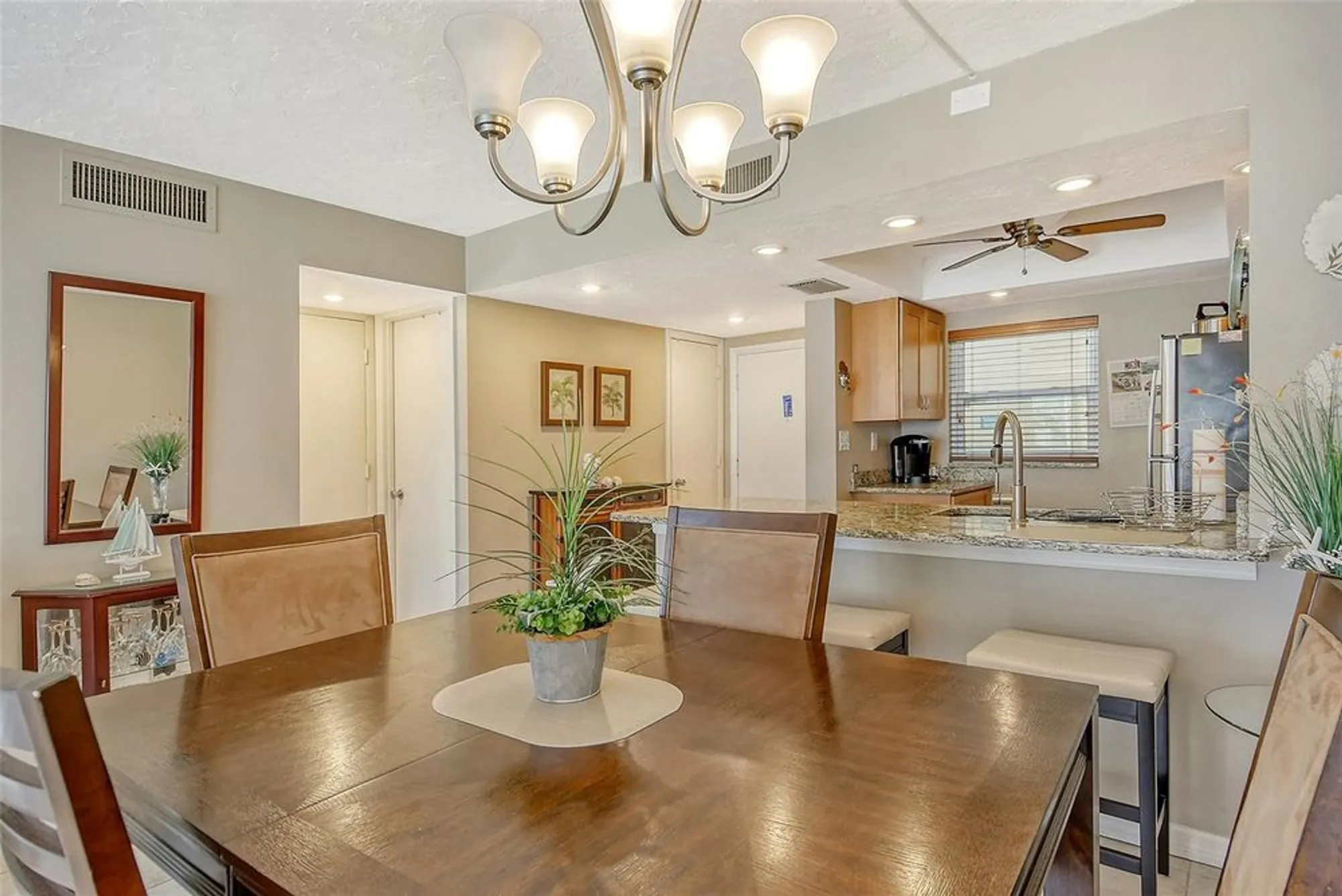 Property Slideshow image 11 of 90 | 1300 n portofino dr apt 305, Sarasota, FL, 34242