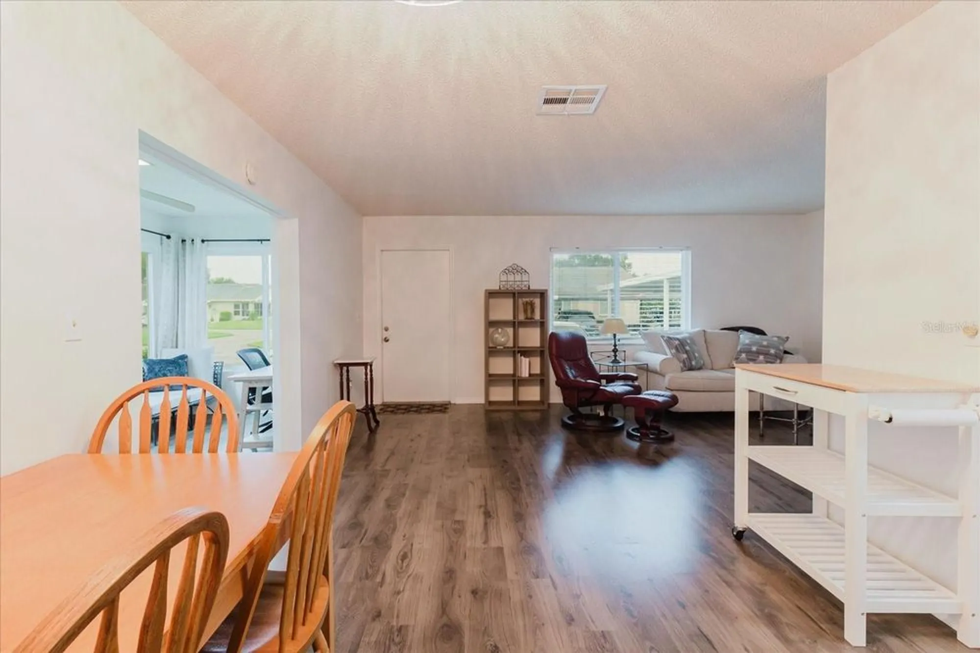 Property Slideshow image 14 of 63 | 2209 grenadier dr, Sun City Center, FL, 33573