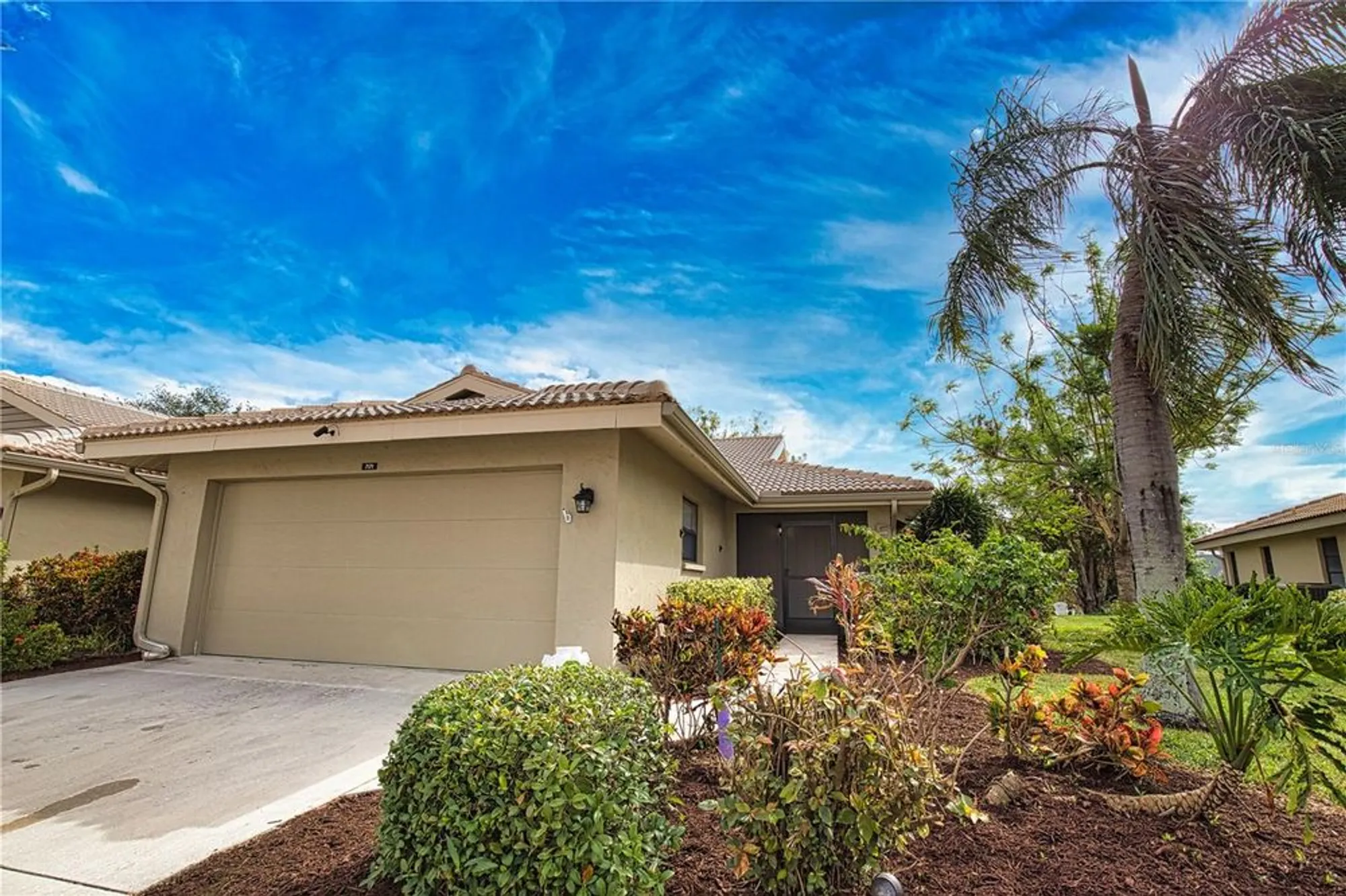 Property Slideshow image 4 of 45 | 7171 wood creek dr 5, Sarasota, FL, 34231