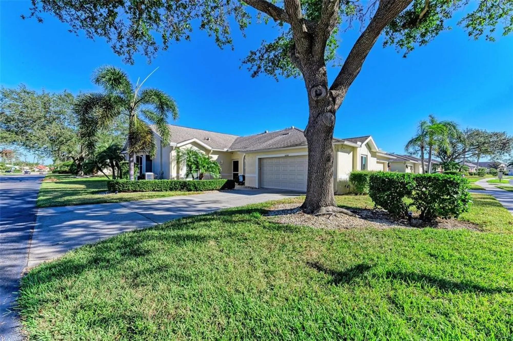 Property Slideshow image 37 of 55 | 6338 stone river rd, Bradenton, FL, 34203