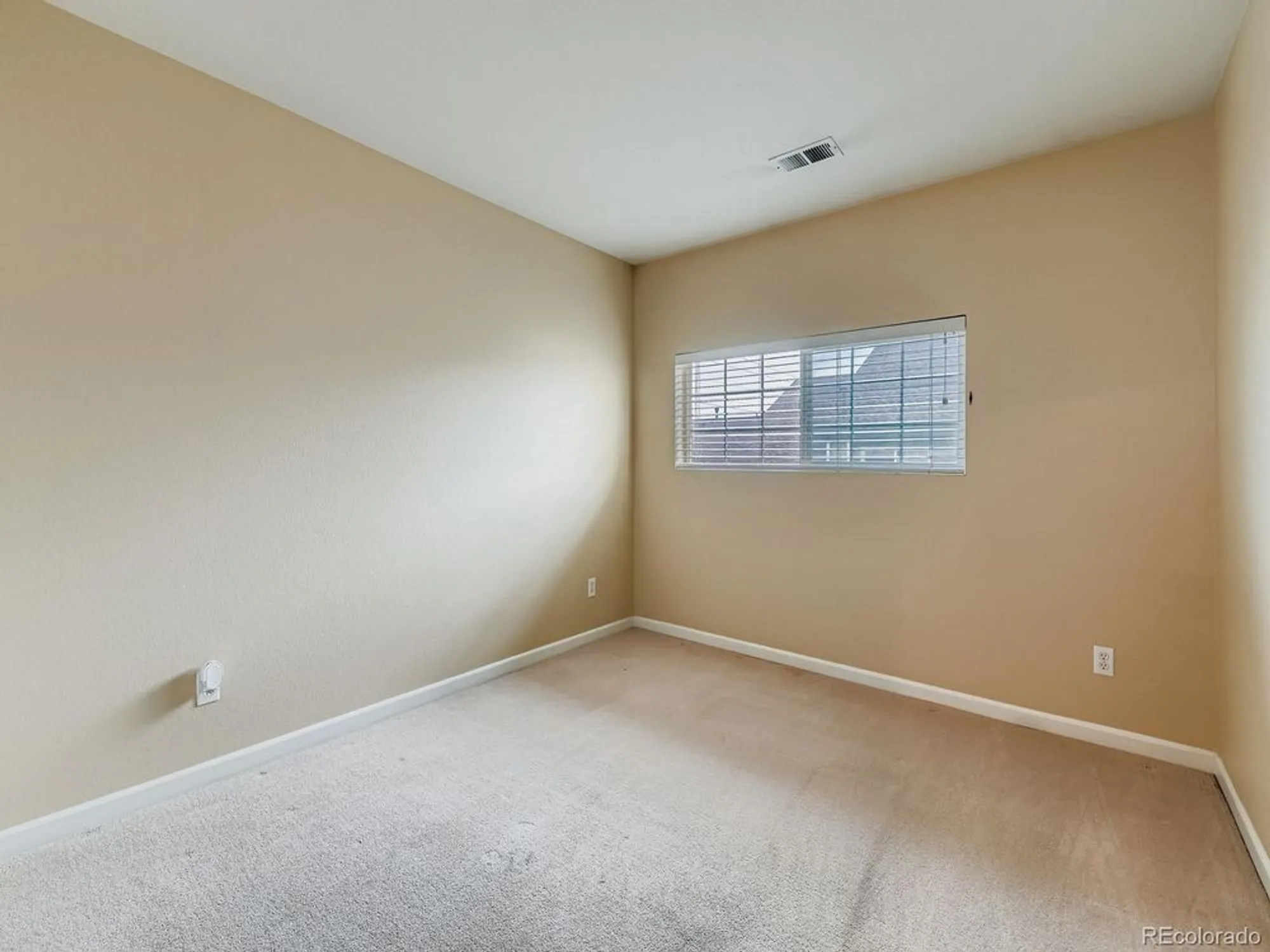 Property Slideshow image 21 of 37 | 2712 w greens pl, Littleton, CO, 80123