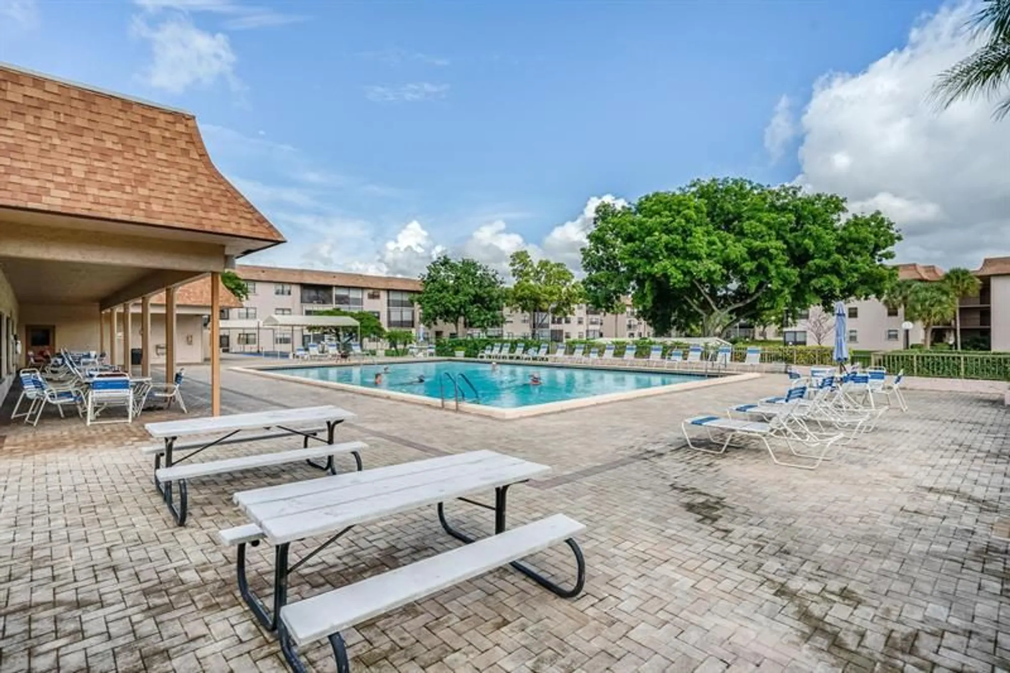 Property Slideshow image 23 of 32 | 4955 e sabal palm blvd 104, Tamarac, FL, 33319