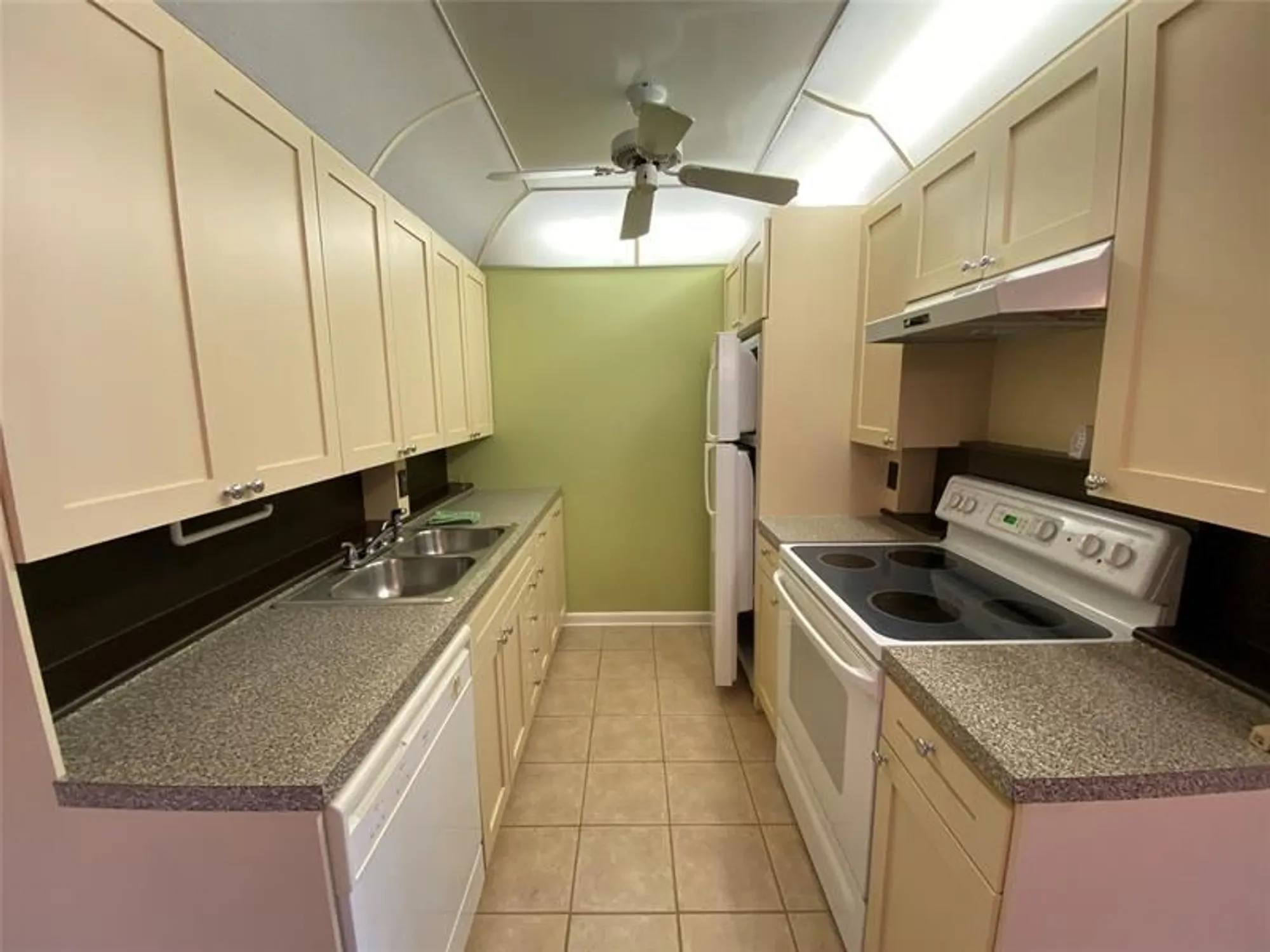 Property Slideshow image 13 of 51 | 1026 cambridge b # 1026, Deerfield Beach, FL, 33442