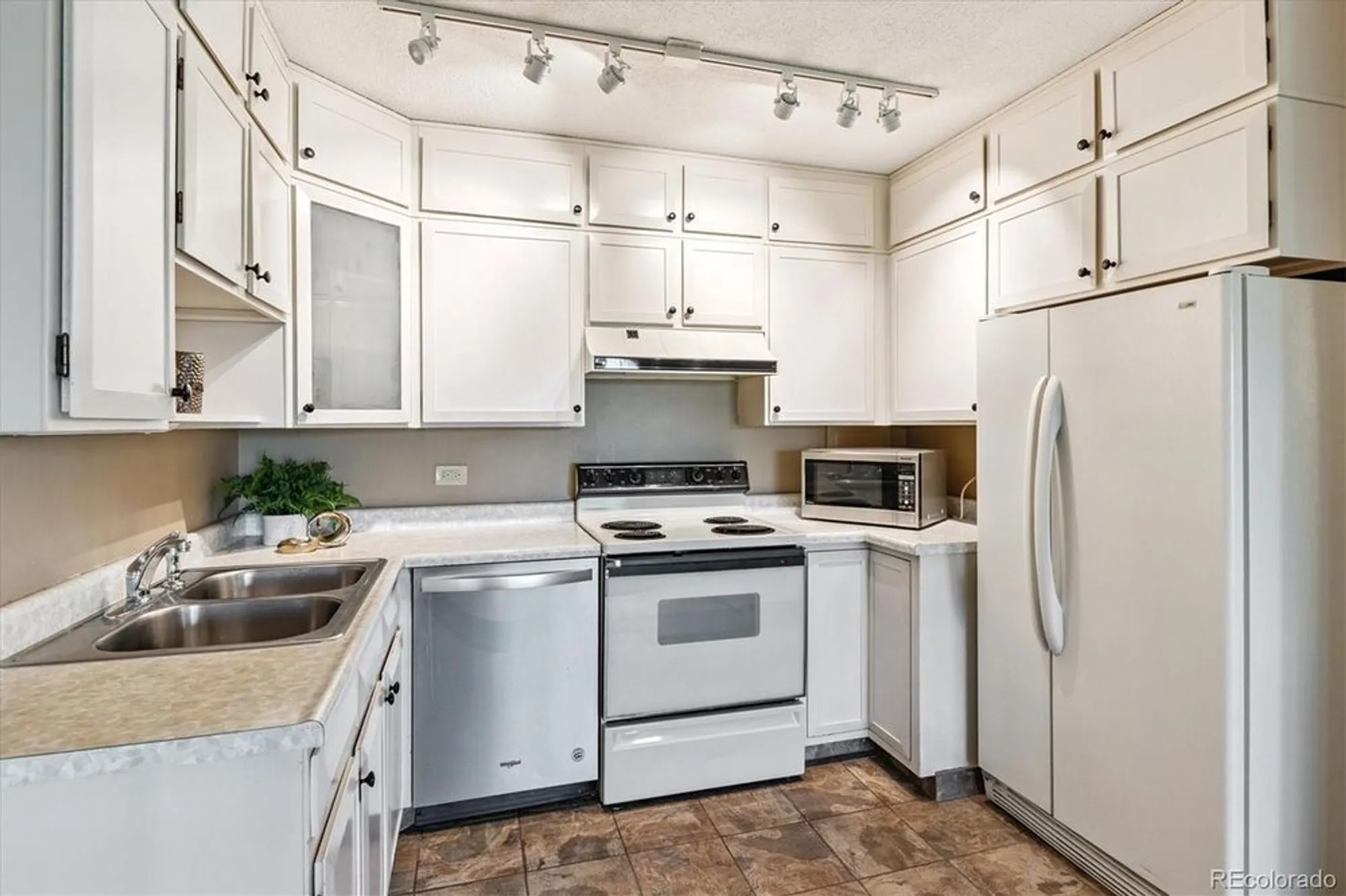 Property Slideshow image 9 of 50 | 9180 e center ave 4c, Denver, CO, 80247