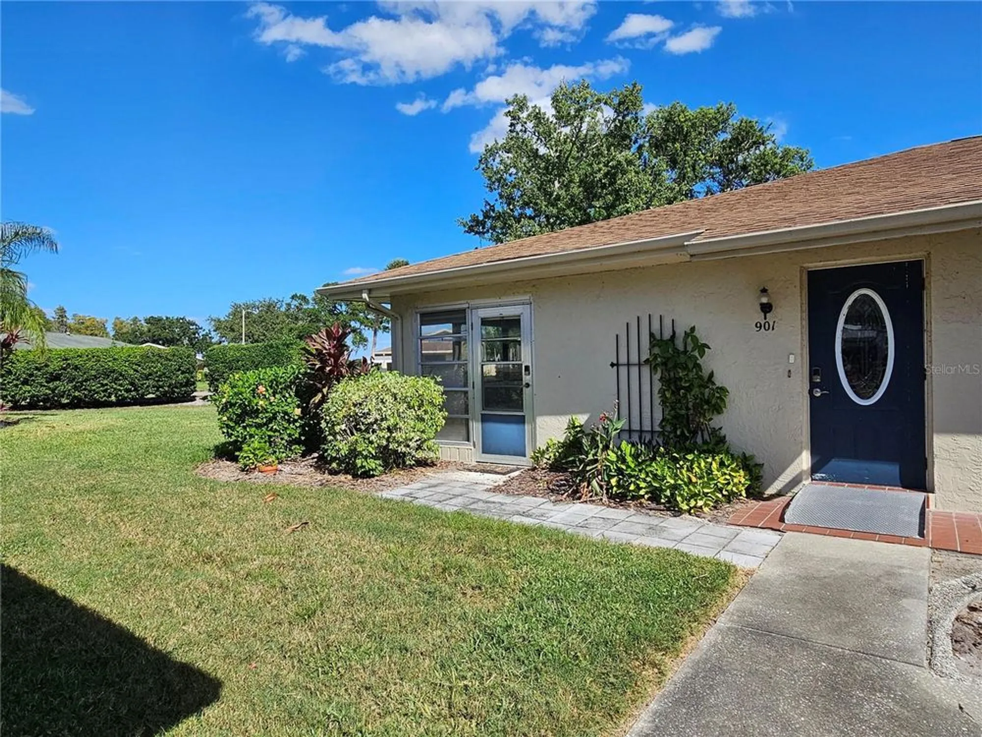 Property Slideshow image 3 of 72 | 901 hendon ct, Sun City Center, FL, 33573