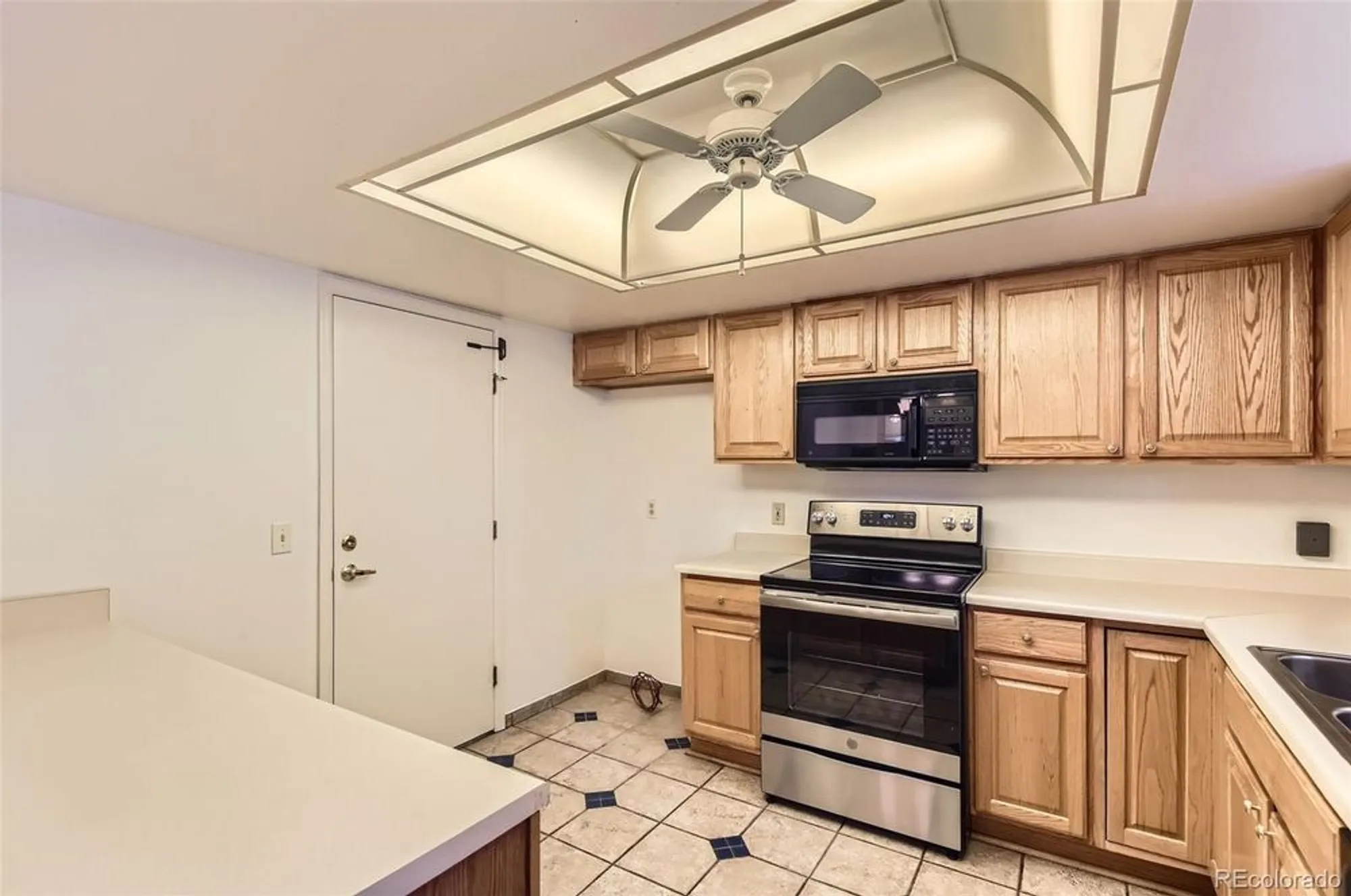 Property Slideshow image 7 of 27 | 13940 e linvale pl, Aurora, CO, 80014