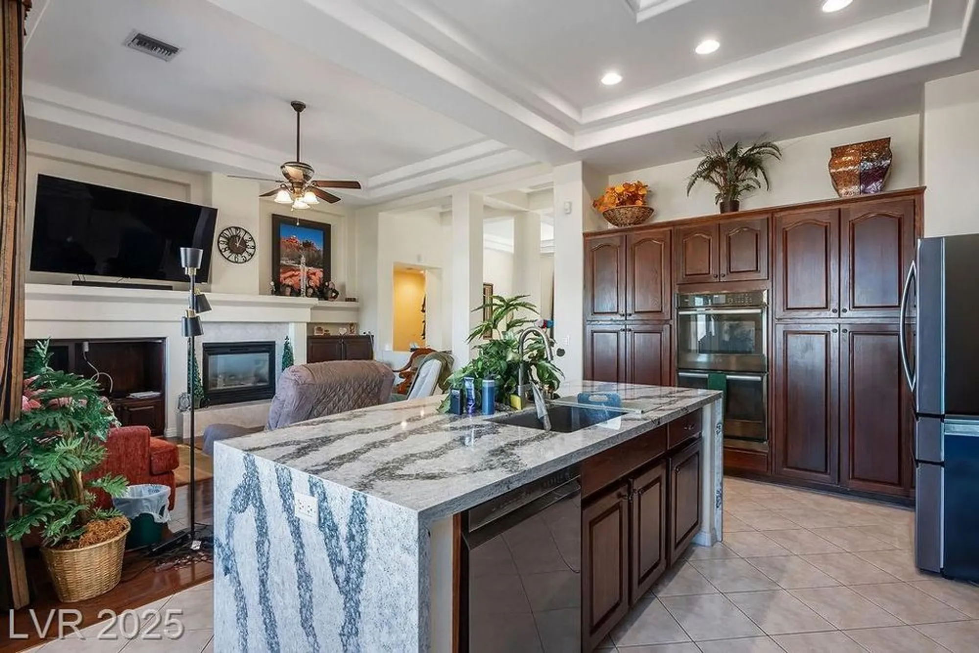 Property Slideshow image 9 of 99 | 10712 button willow dr, Las Vegas, NV, 89134