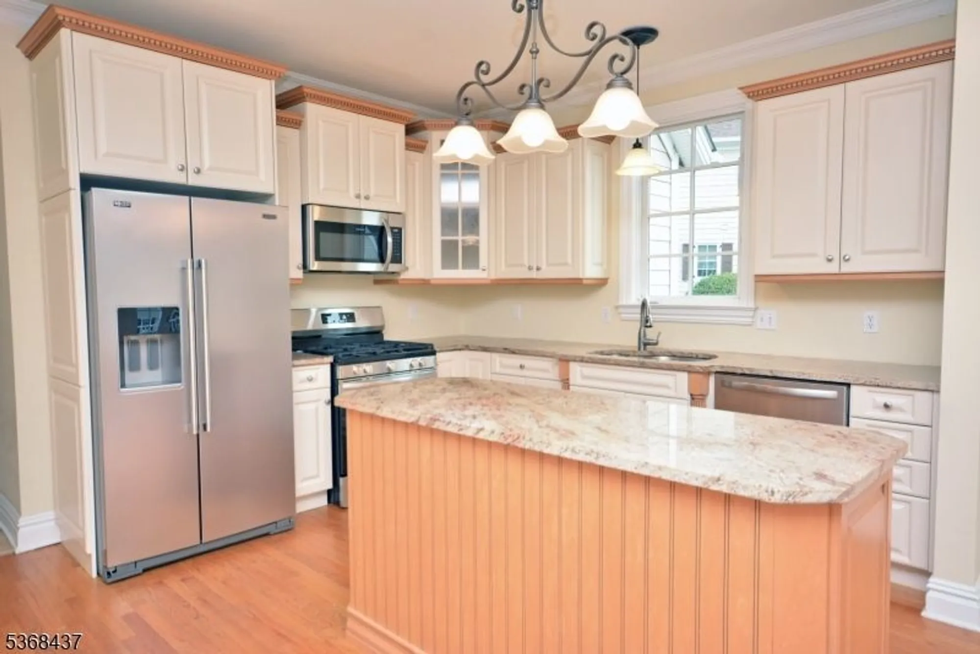 Property Slideshow image 5 of 30 | 35 schmidt cir, Watchung, NJ, 07069