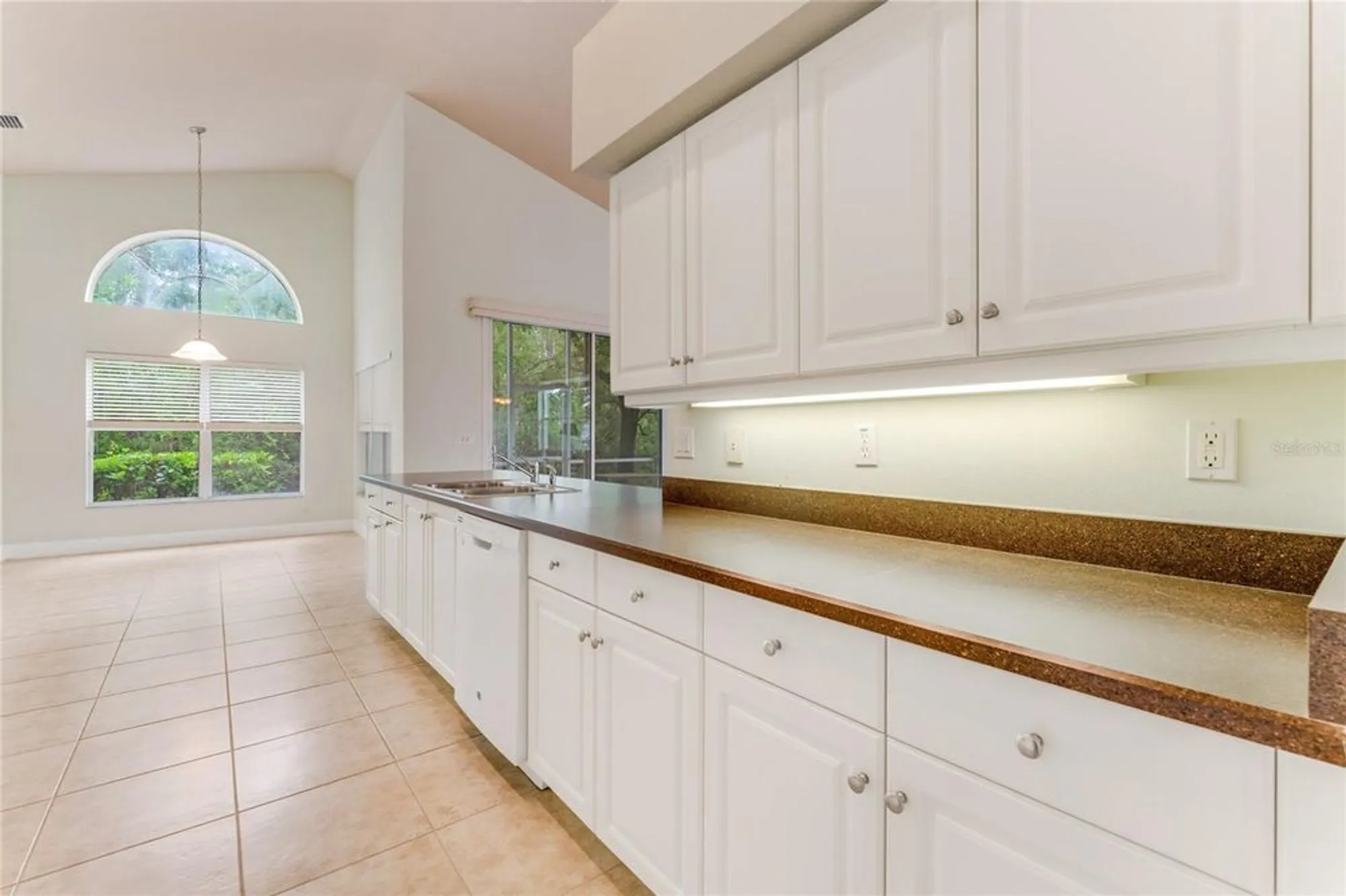 Property Slideshow image 9 of 40 | 1169 kilkenny ln, Ormond Beach, FL, 32174