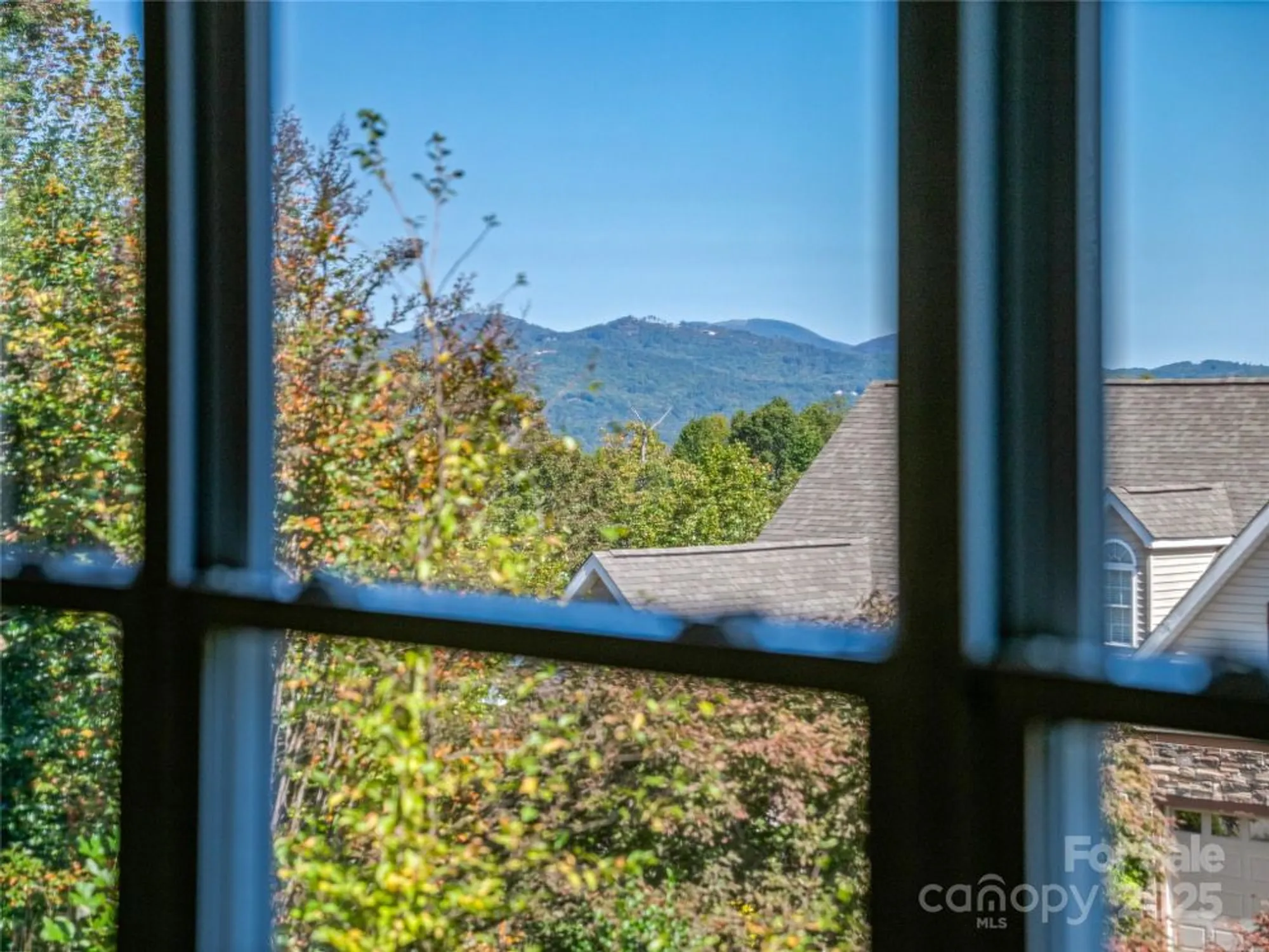 Property Slideshow image 19 of 48 | 222 bay laurel ln, Hendersonville, NC, 28791