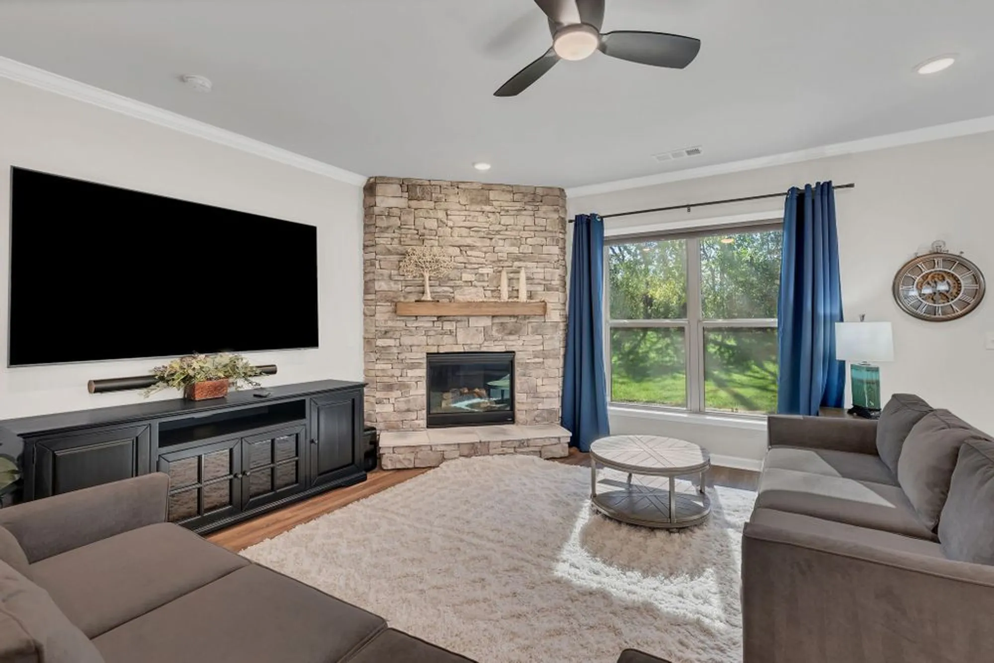 Property Slideshow image 14 of 65 | 2061 hardin pl, Spring Hill, TN, 37174