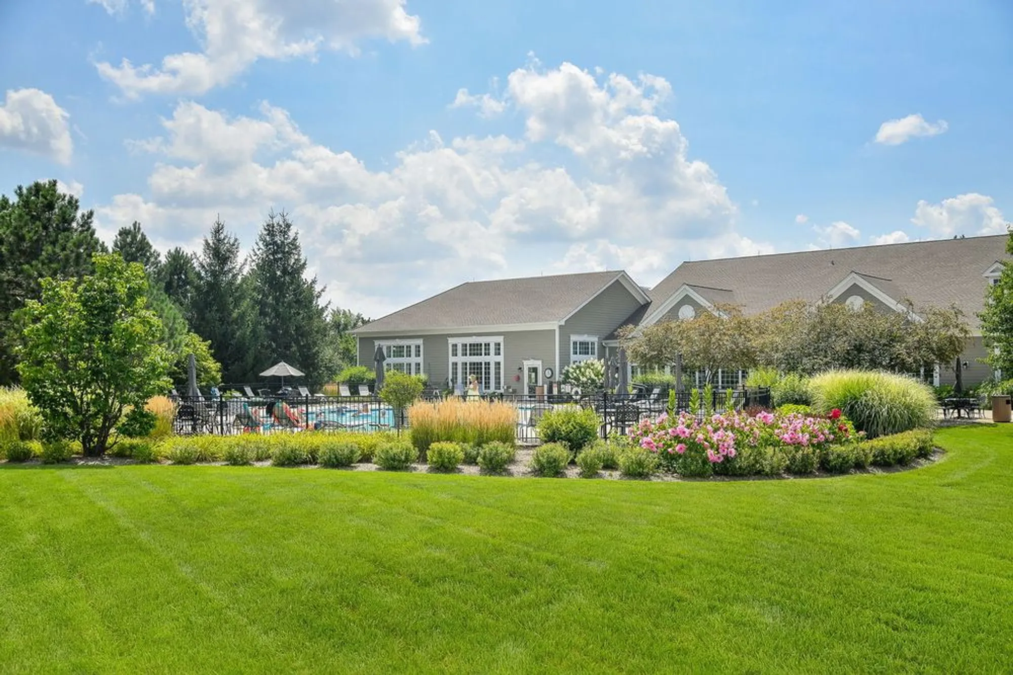 Property Slideshow image 26 of 26 | 2525 rolling rdg, Elgin, IL, 60124