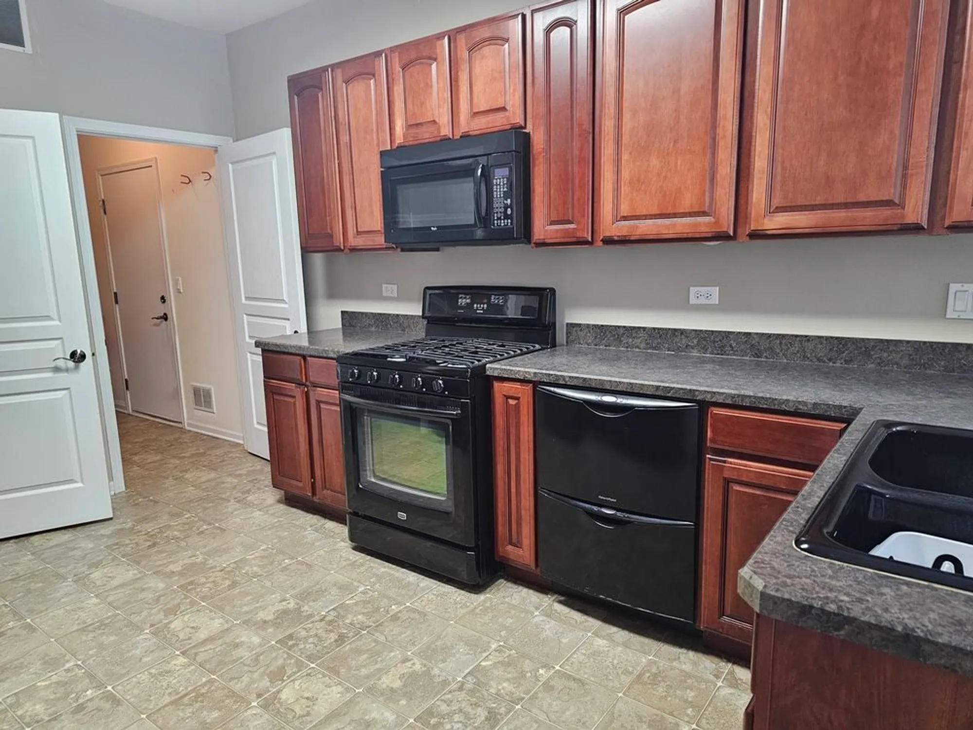 Property Slideshow image 5 of 20 | 16613 buckner pond way, Crest Hill, IL, 60403