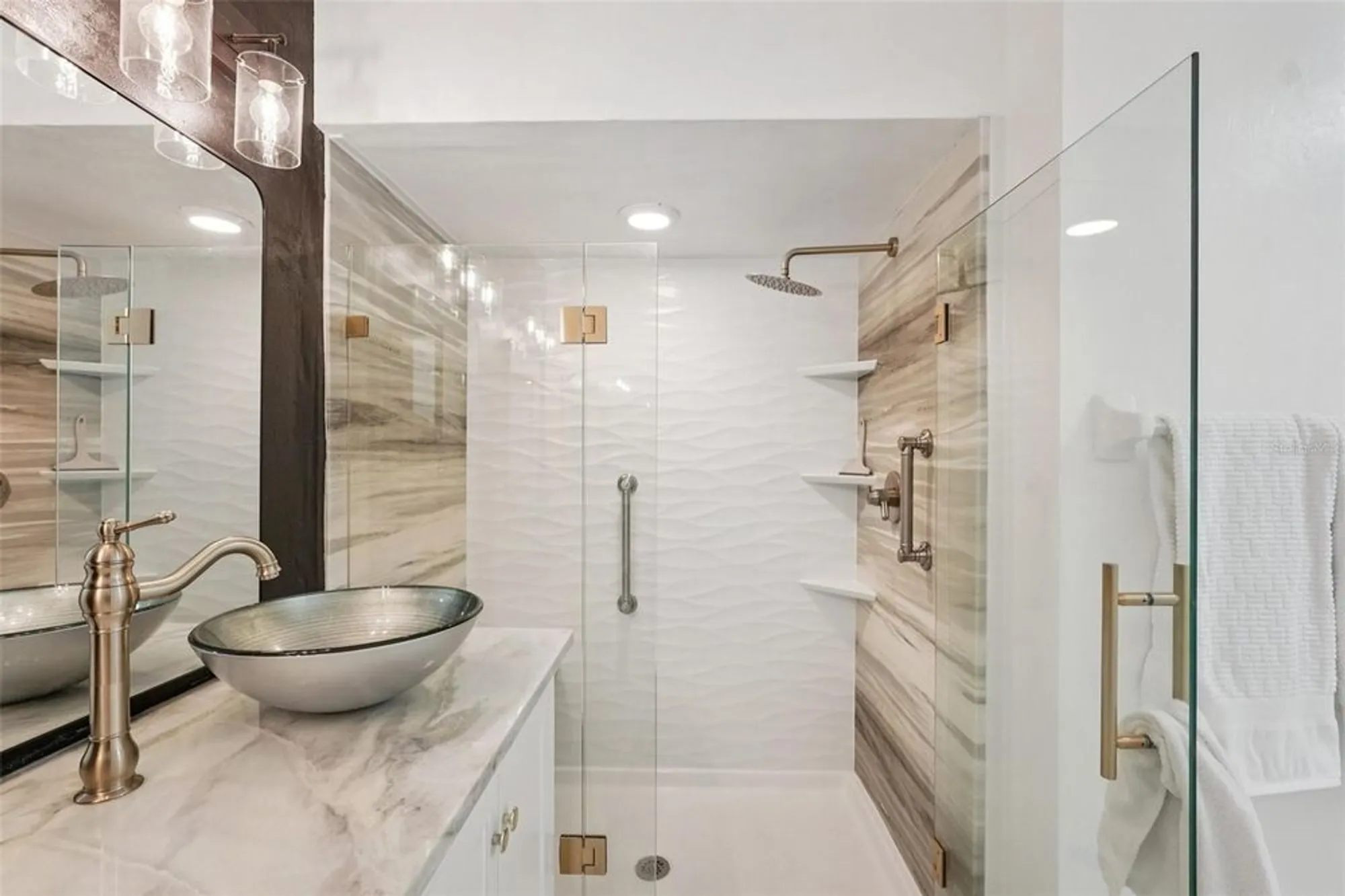 Property Slideshow image 17 of 51 | 1604 leland dr, Sun City Center, FL, 33573