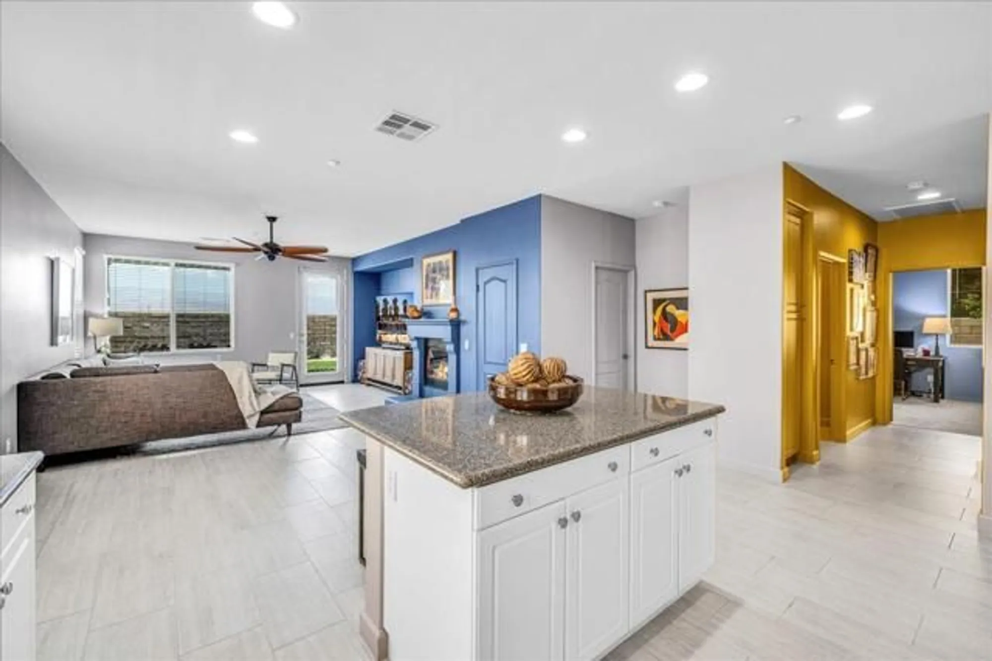 Property Slideshow image 14 of 48 | 2090 savanna way, Palm Springs, CA, 92262