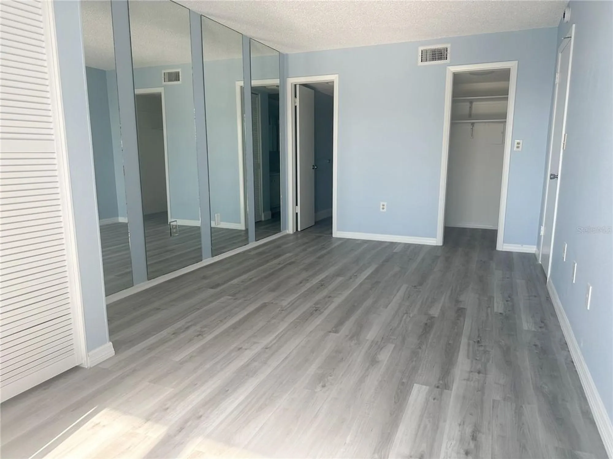 Property Slideshow image 9 of 25 | 4525 cove cir apt 304, Saint Petersburg, FL, 33708